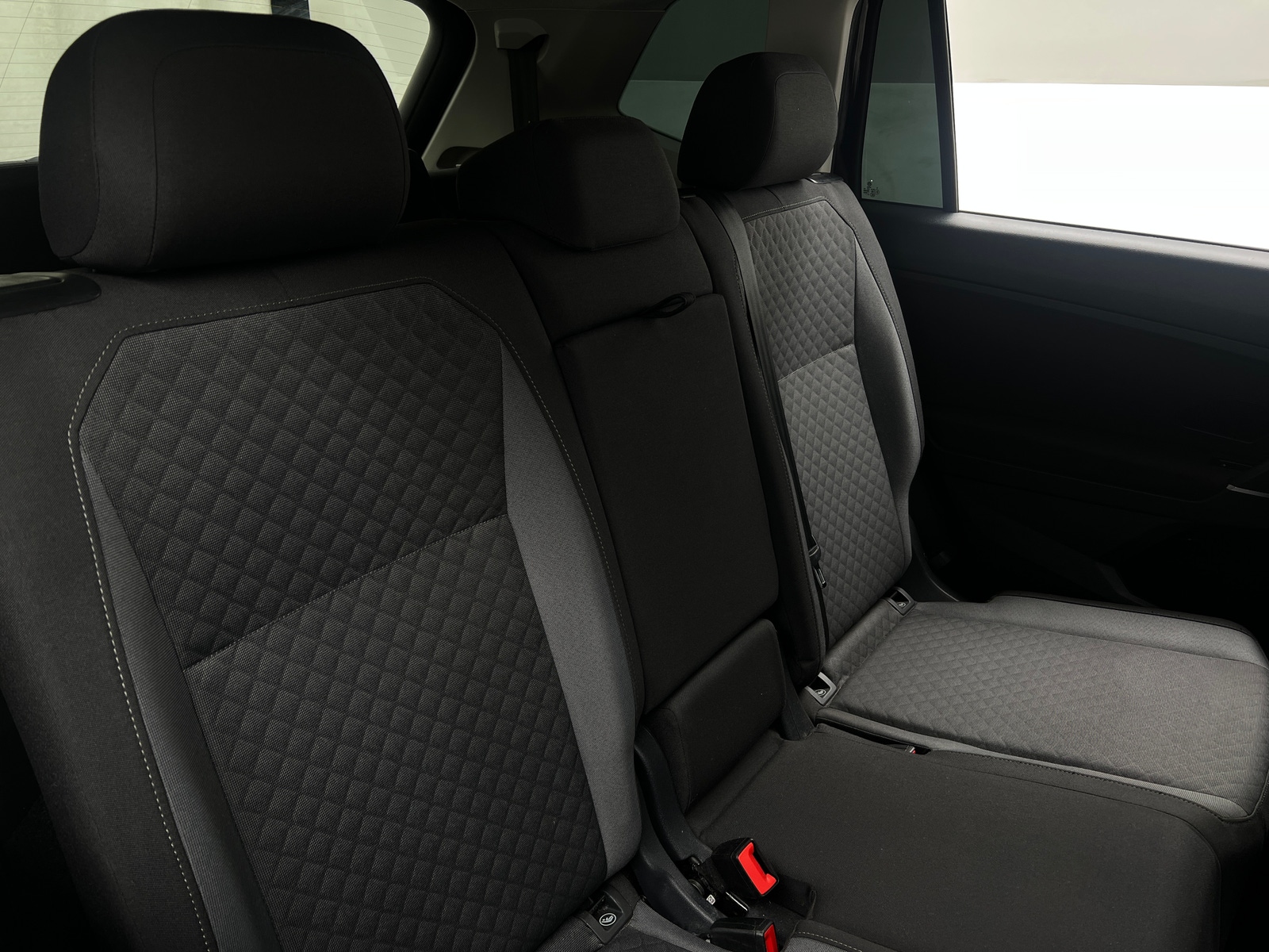 Thumbnail: 2020 Volkswagen Tiguan - 6