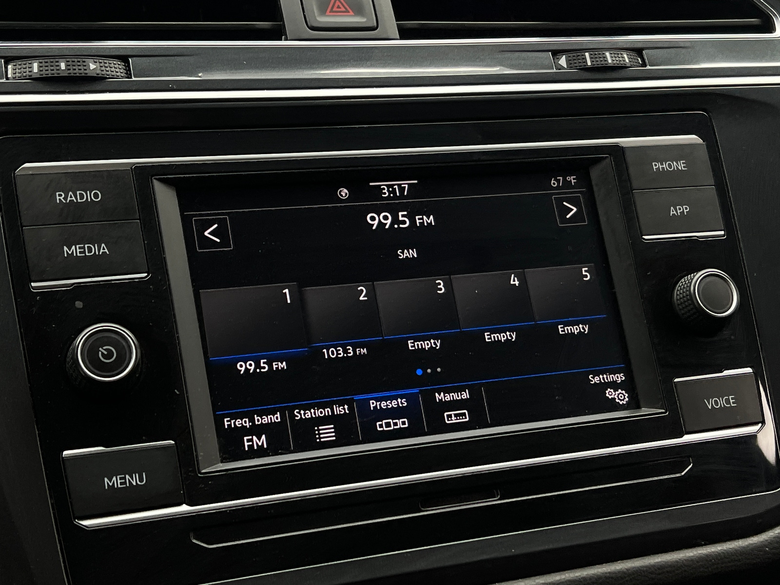 Thumbnail: 2020 Volkswagen Tiguan - 4