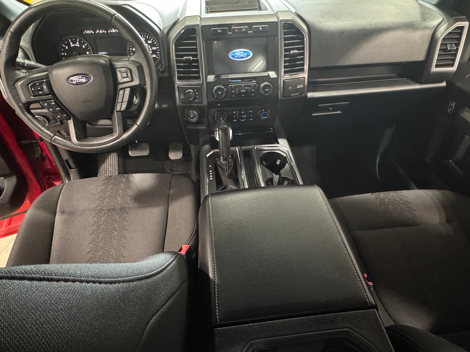 Thumbnail: 2018 Ford Econoline - 3