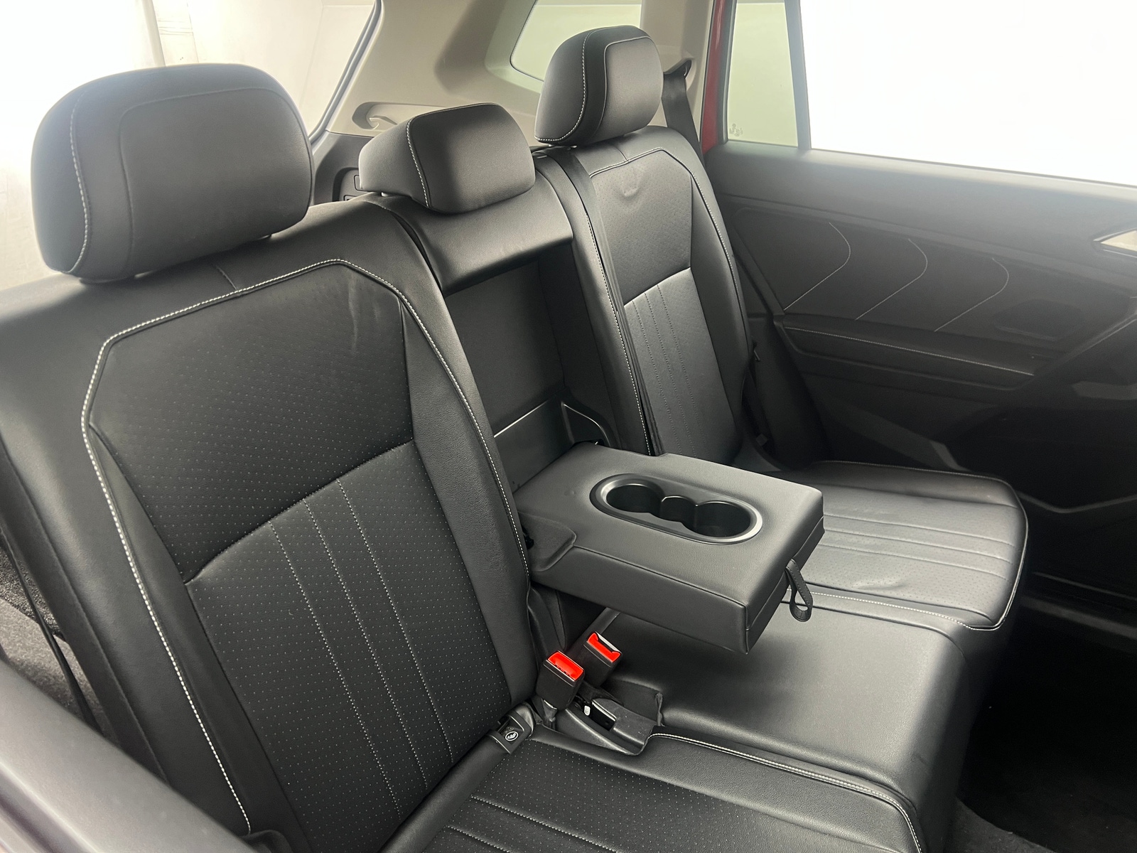 Thumbnail: 2022 Volkswagen Tiguan - 5