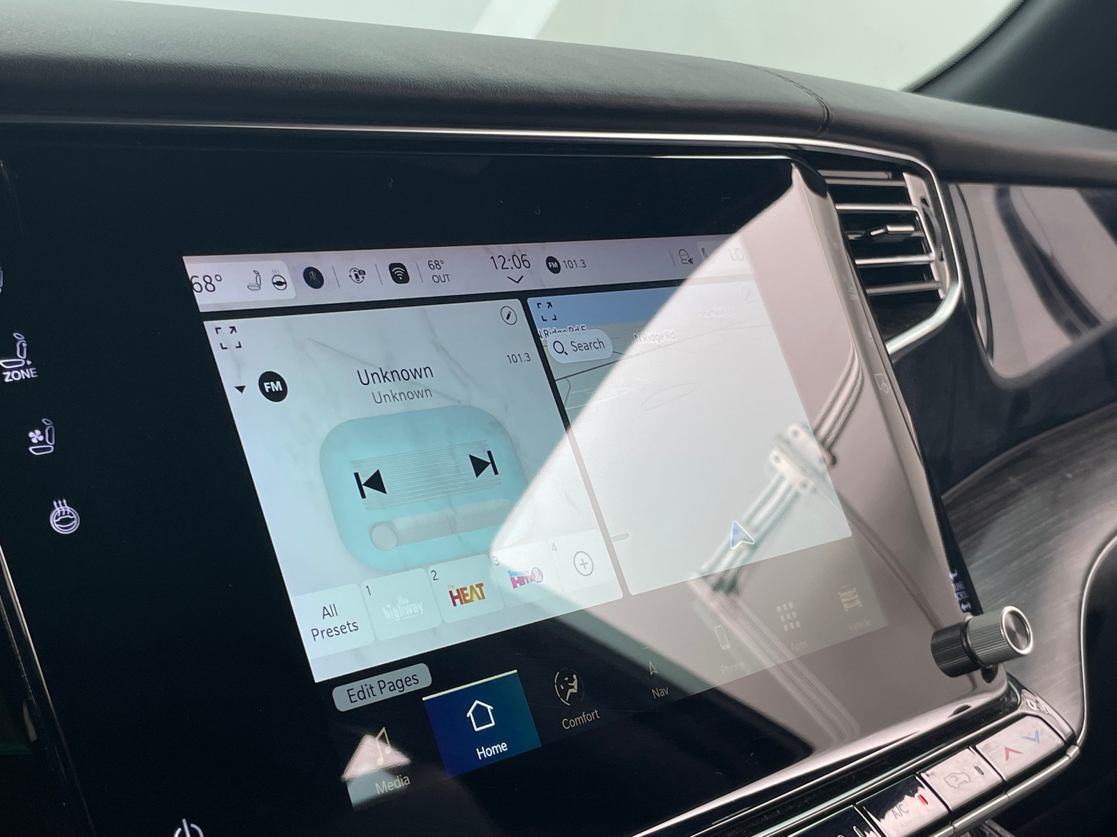 Thumbnail: 2023 Jeep Wagoneer - 3