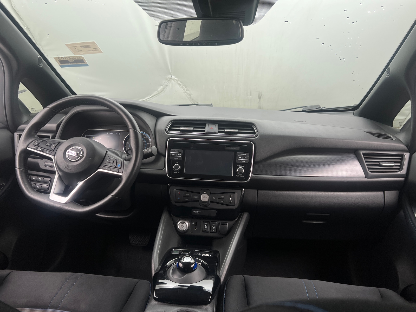 Thumbnail: 2018 Nissan Leaf - 3