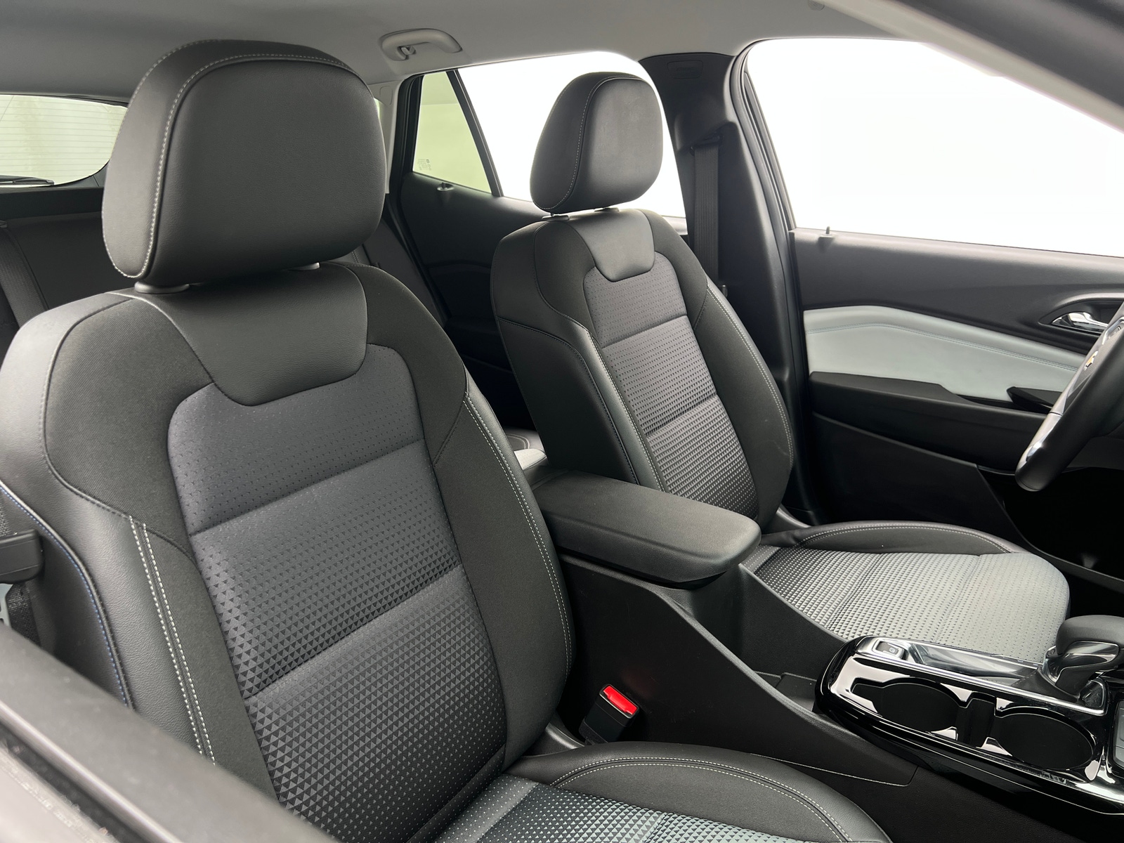 Thumbnail: 2025 Chevrolet Trax - 2