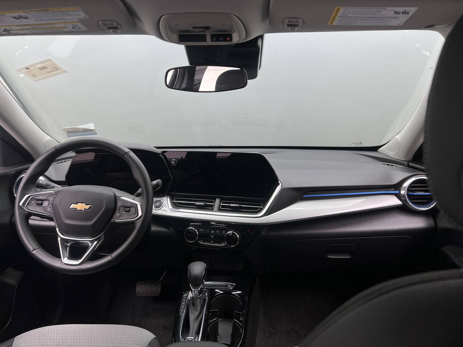 Thumbnail: 2025 Chevrolet Trax - 3