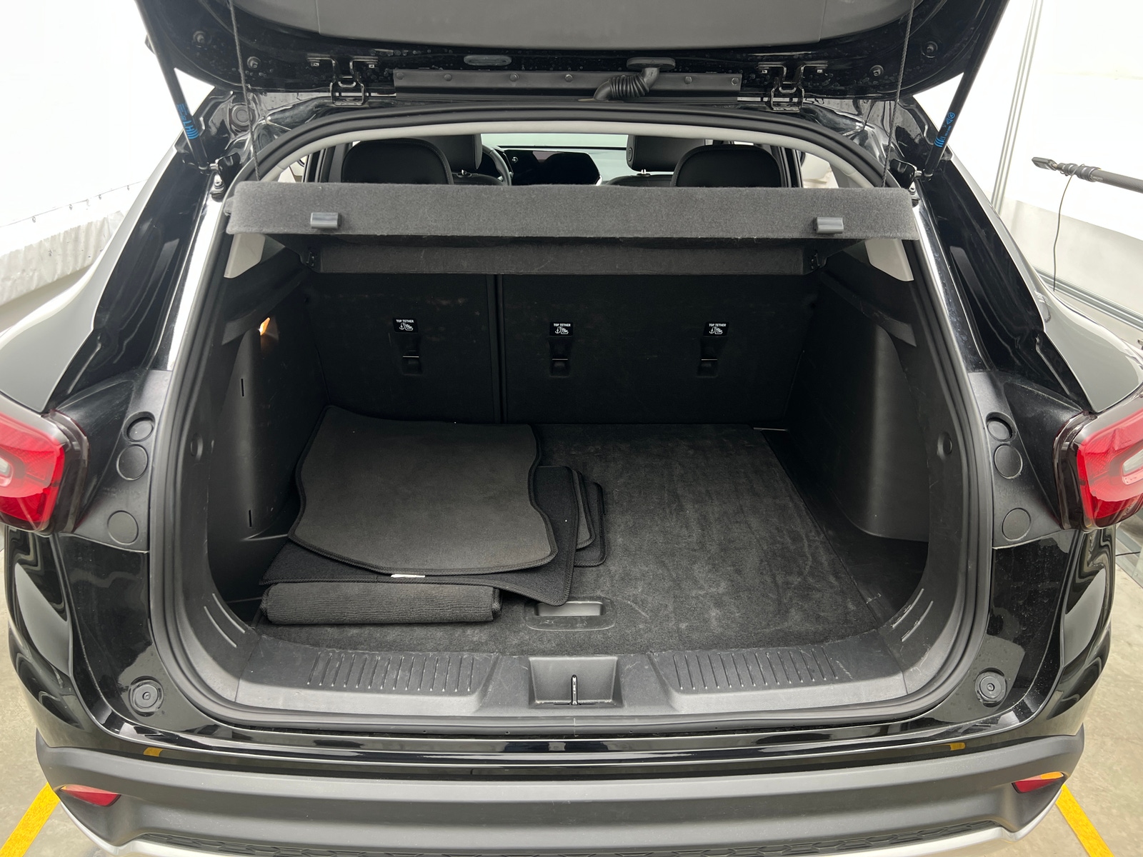 Thumbnail: 2025 Chevrolet Trax - 7