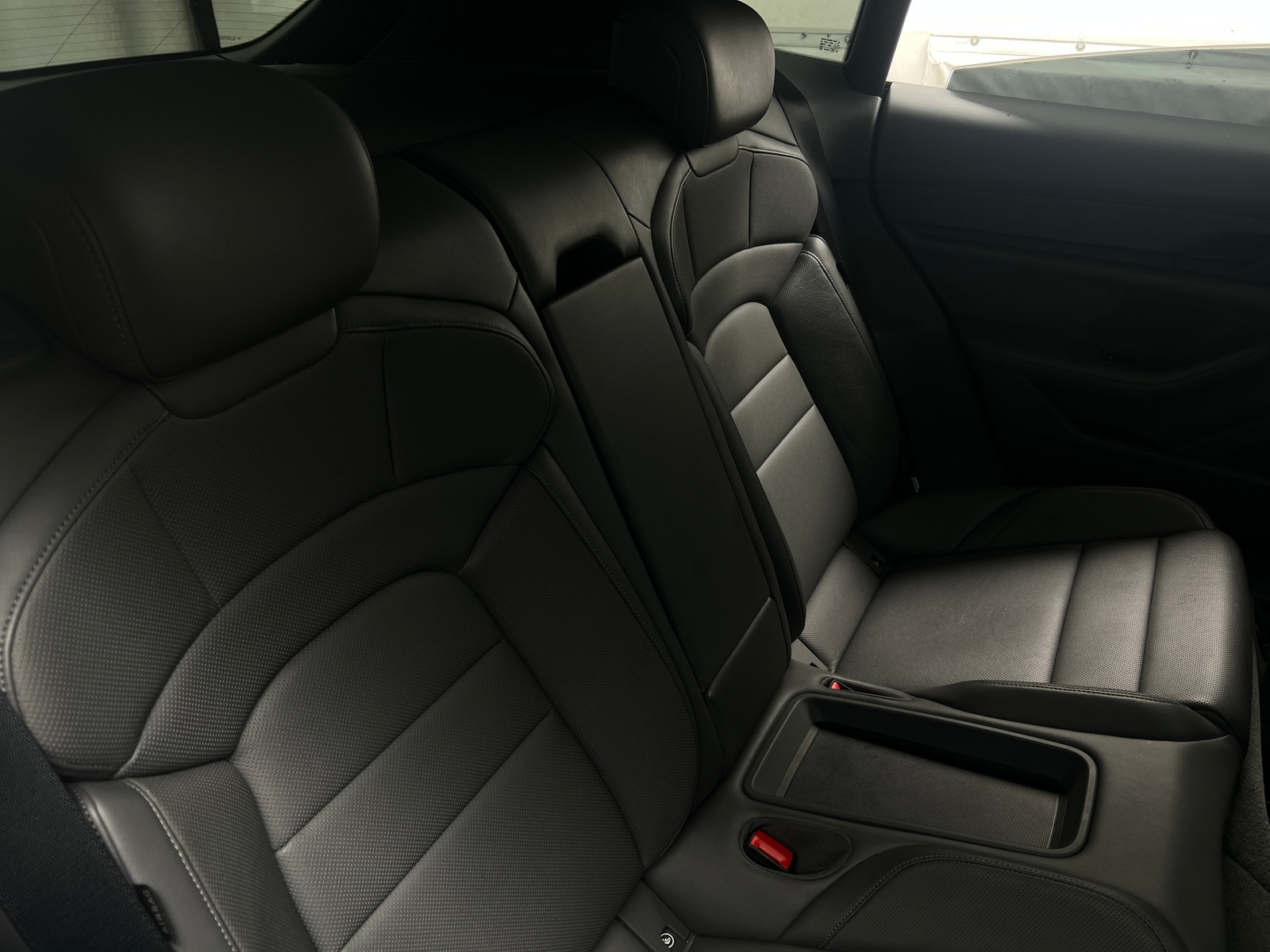 Thumbnail: 2022 Porsche Taycan - 5