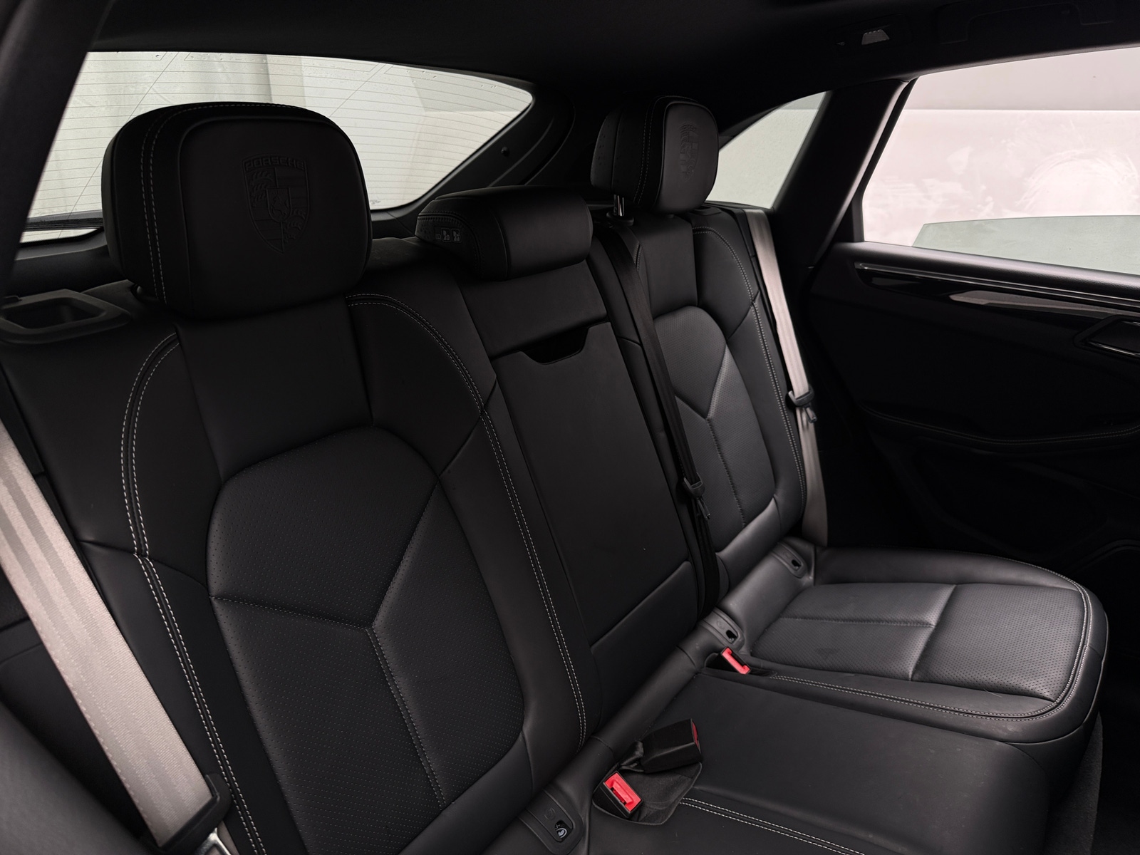 Thumbnail: 2023 Porsche Macan - 5