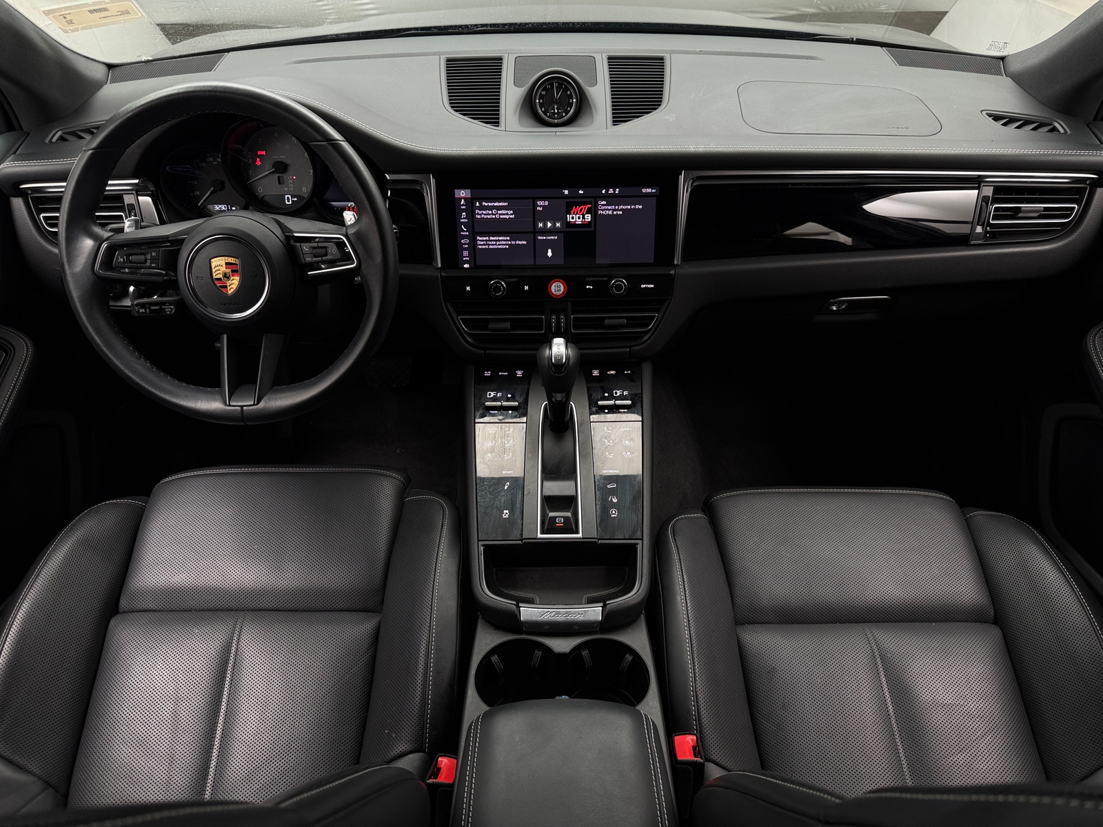 Thumbnail: 2023 Porsche Macan - 2