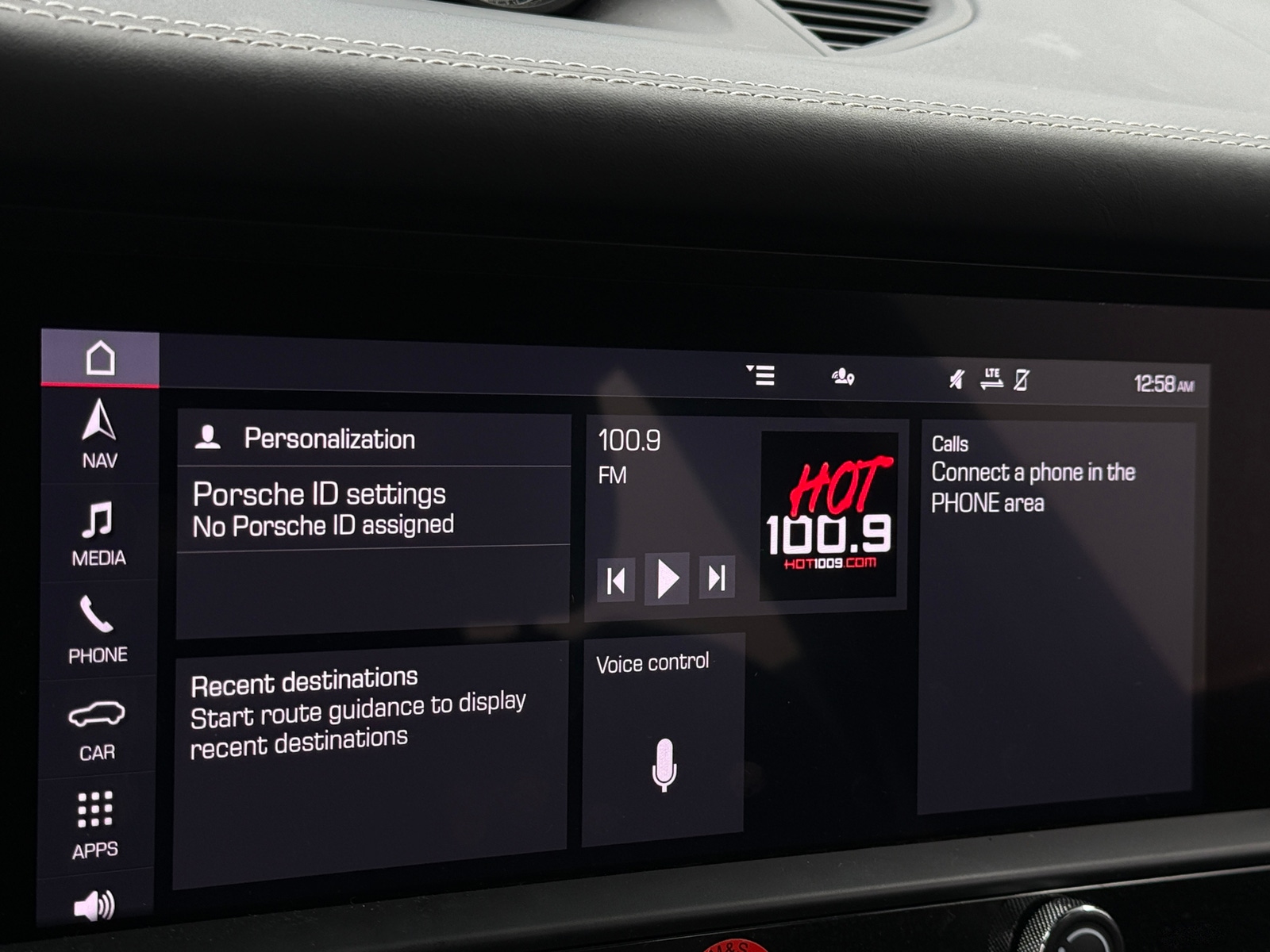 Thumbnail: 2023 Porsche Macan - 3