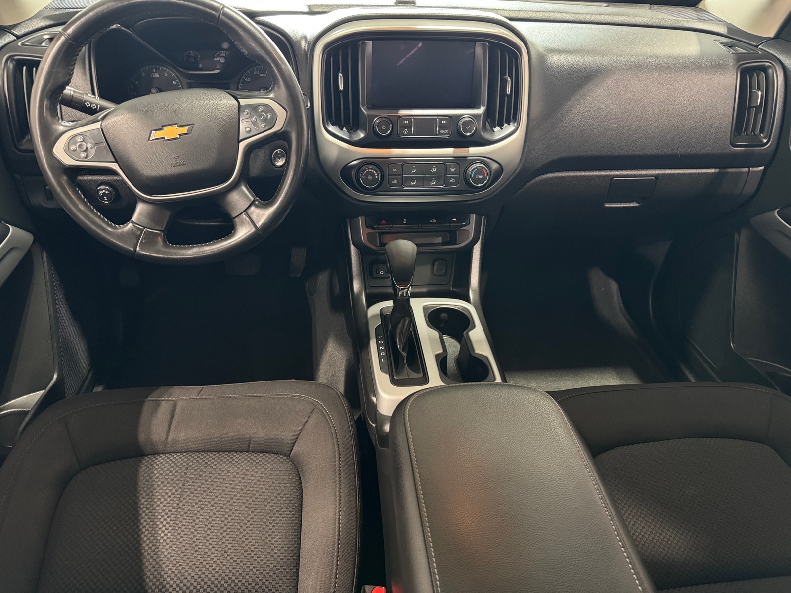 Thumbnail: 2022 Chevrolet Colorado - 3