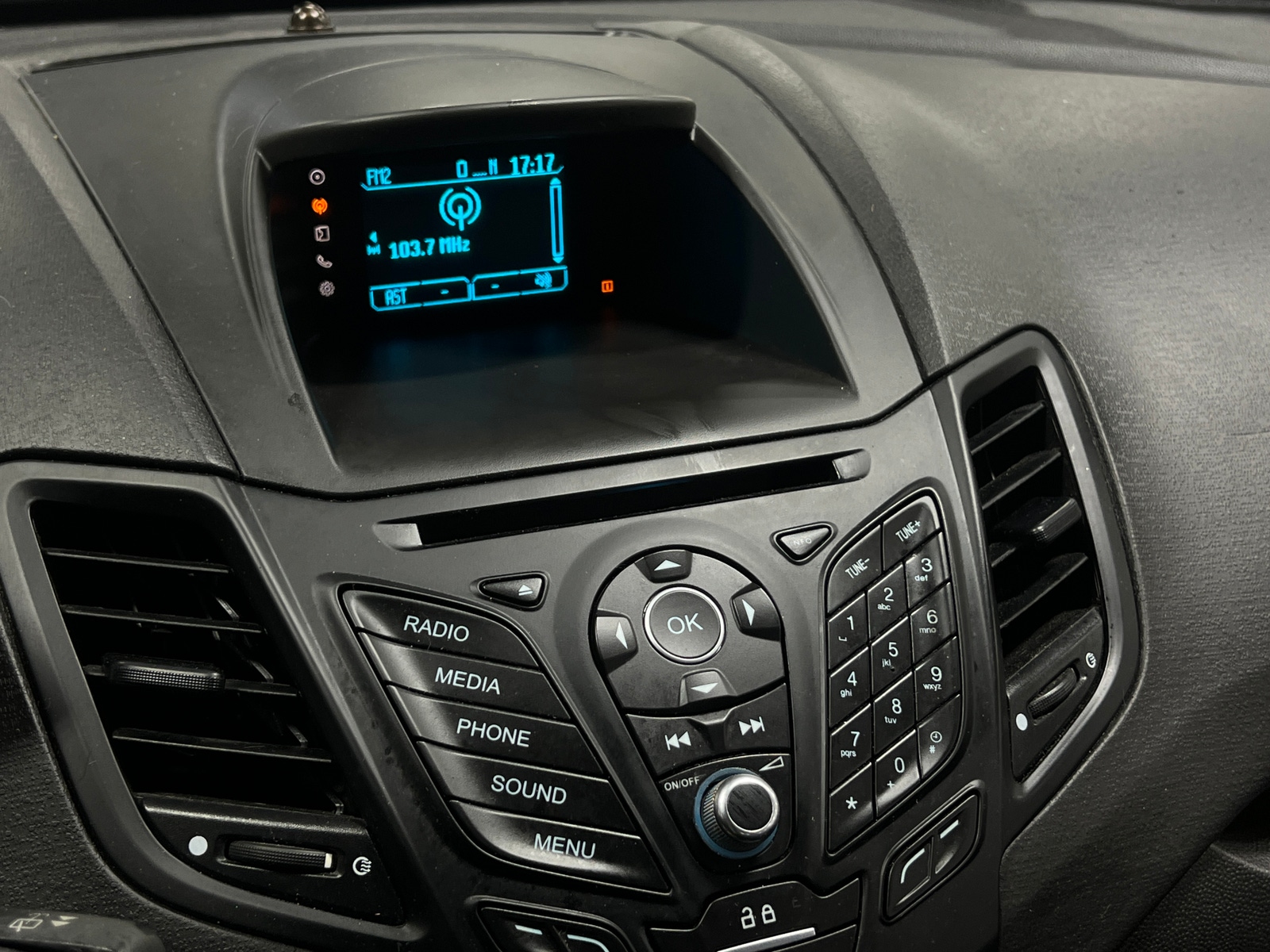 Thumbnail: 2016 Ford Fiesta - 4