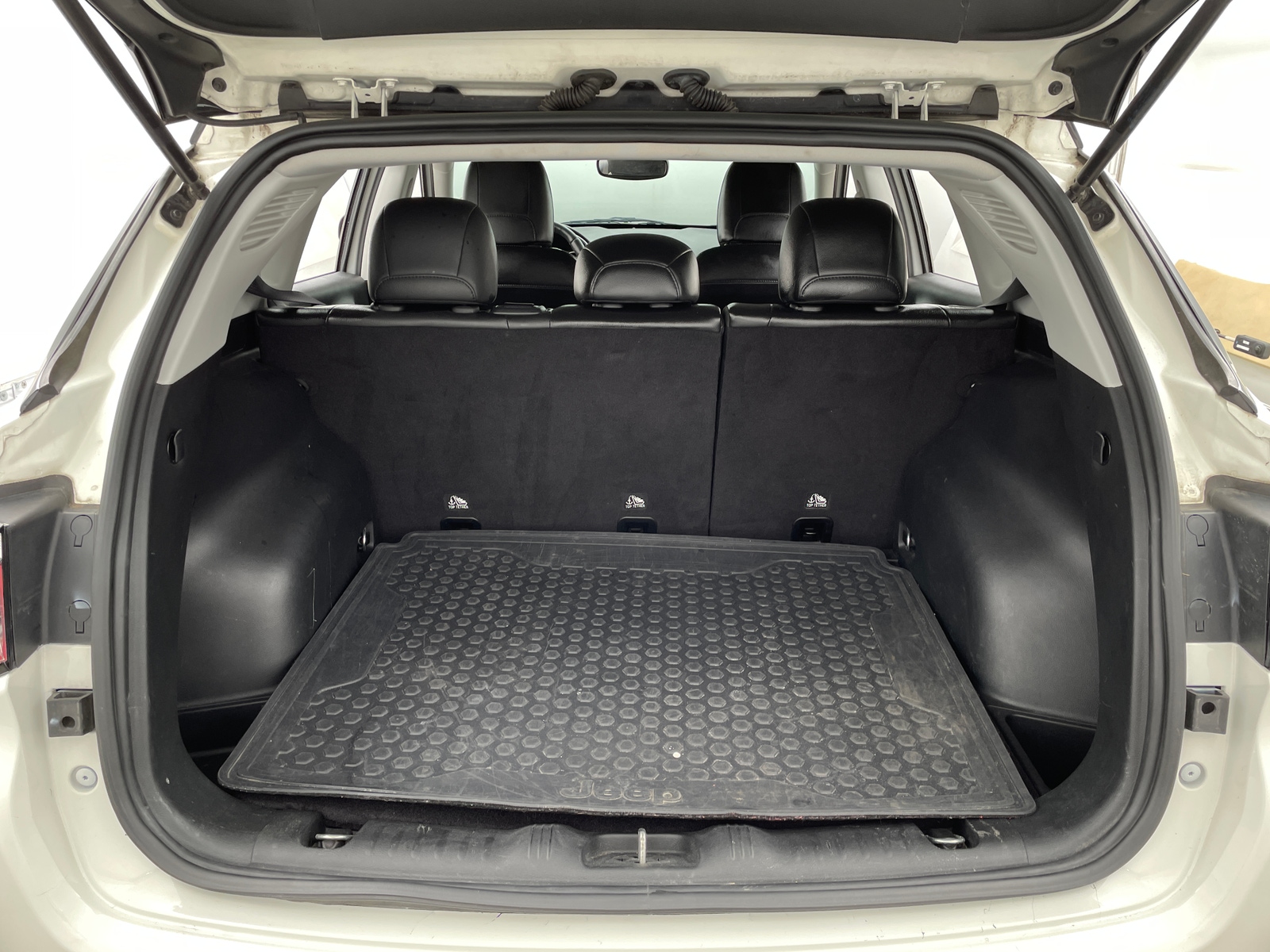 Thumbnail: 2018 Jeep Compass - 7