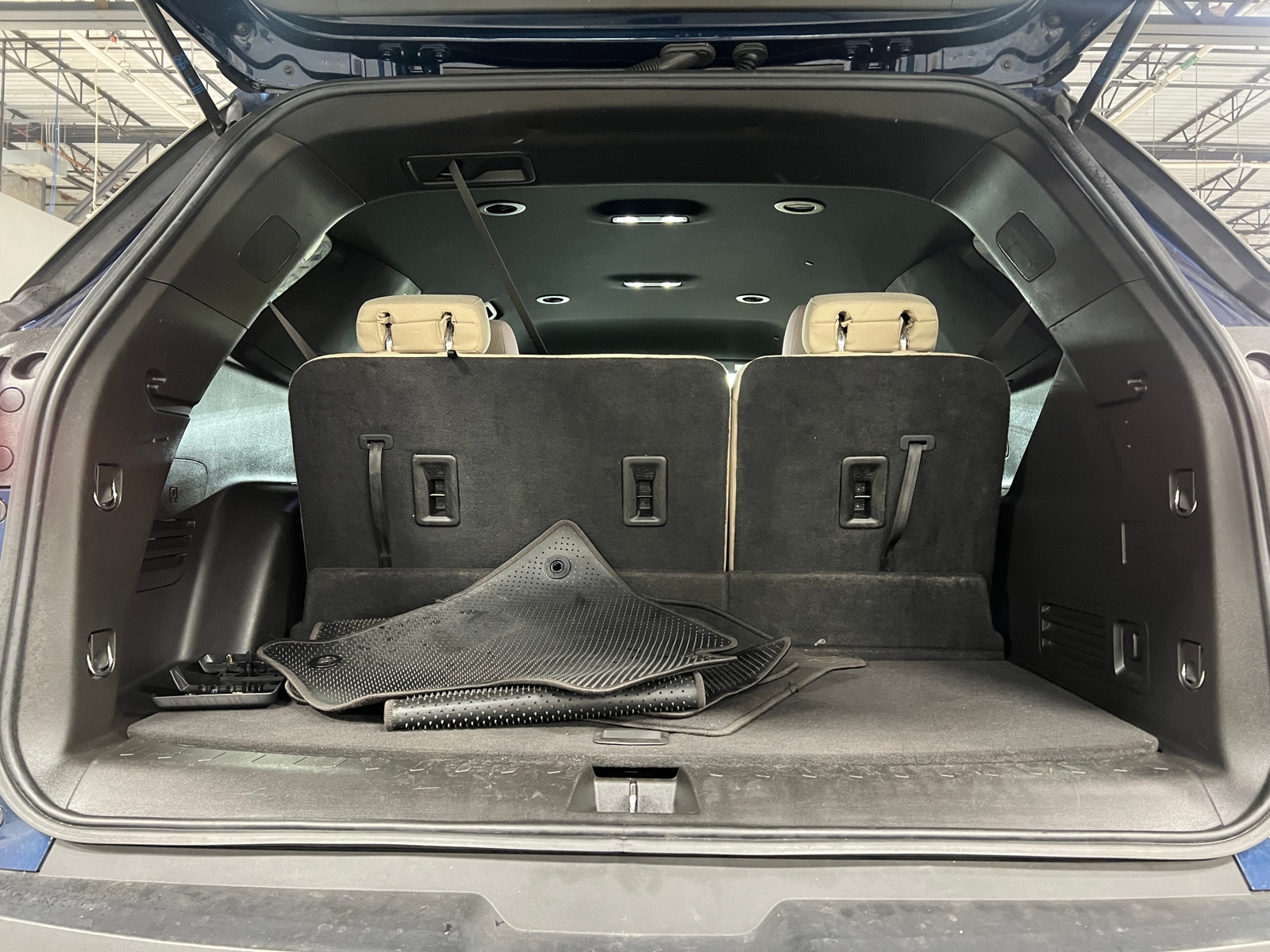 Thumbnail: 2023 Chevrolet Traverse - 7