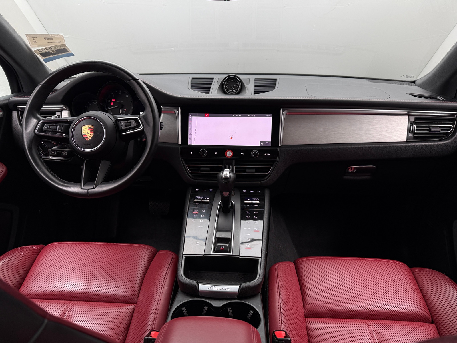 Thumbnail: 2023 Porsche Macan - 2