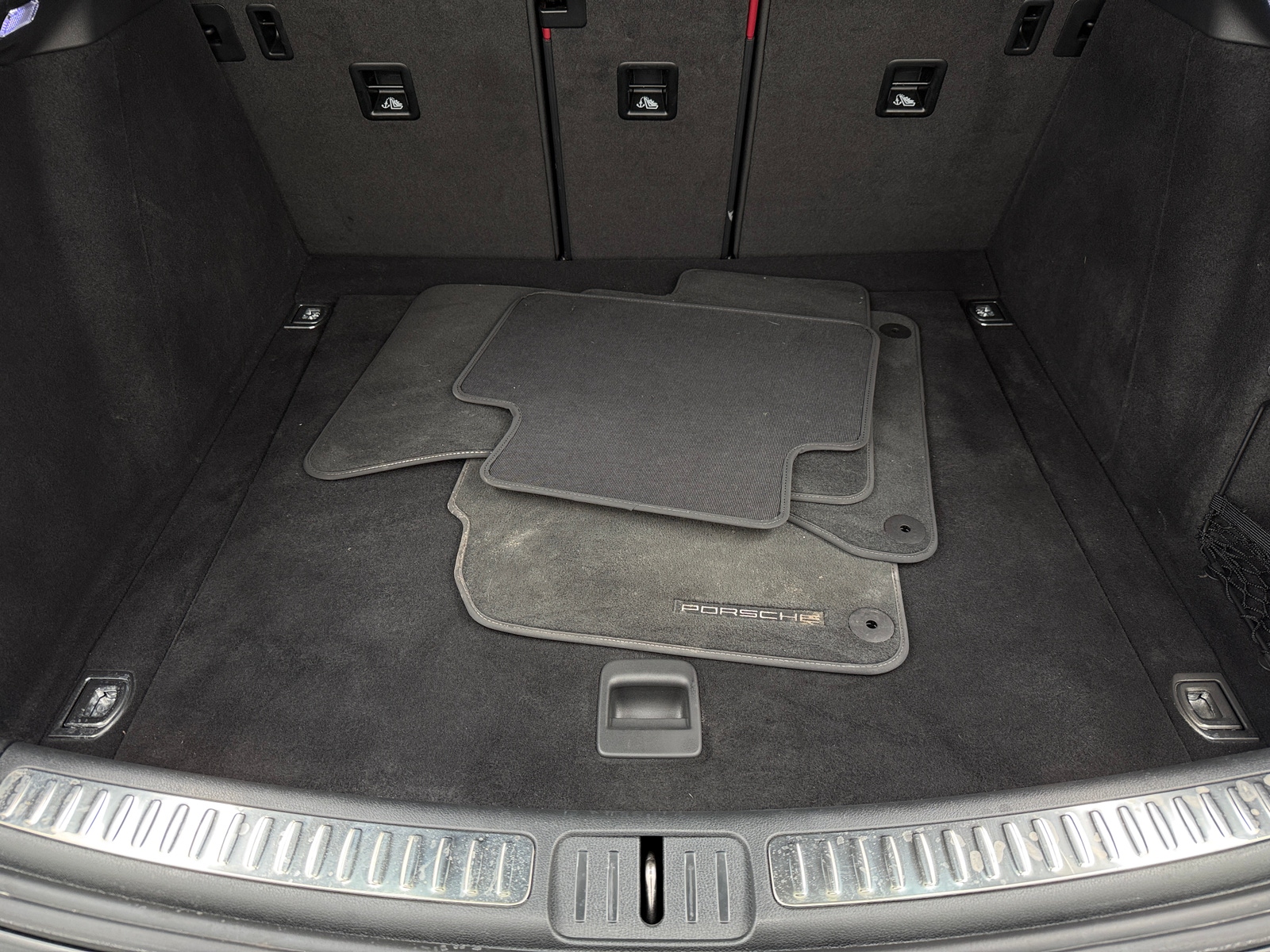 Thumbnail: 2023 Porsche Macan - 6