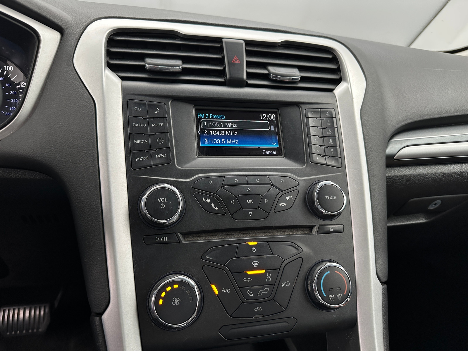 Thumbnail: 2016 Ford Fusion - 4