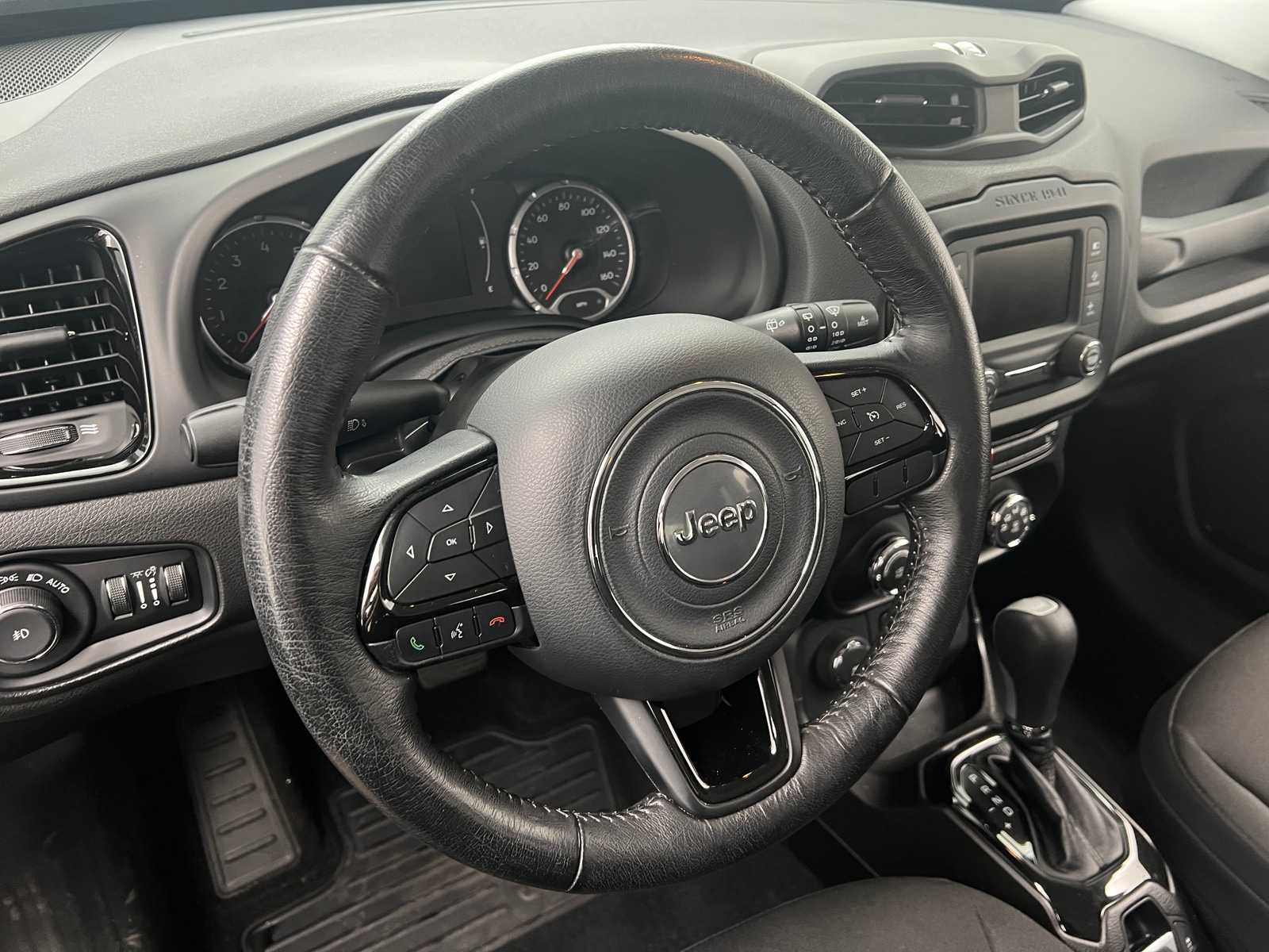 Thumbnail: 2017 Jeep Renegade - 5