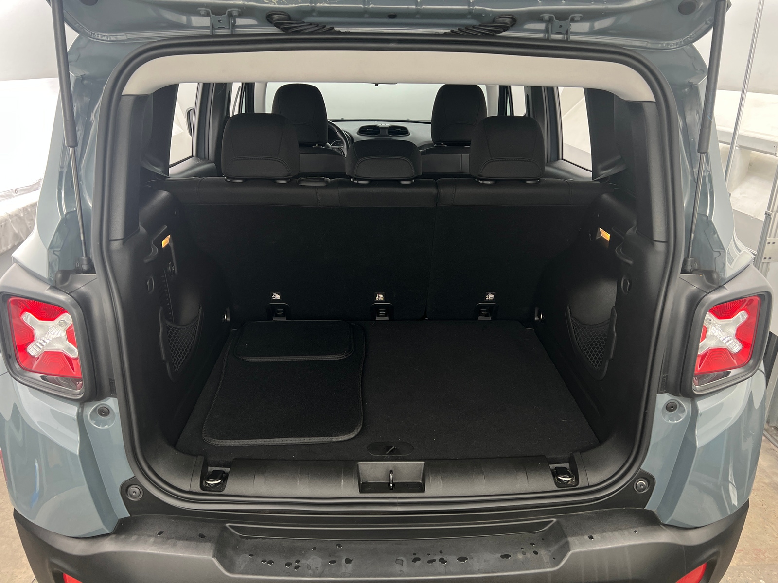 Thumbnail: 2017 Jeep Renegade - 7