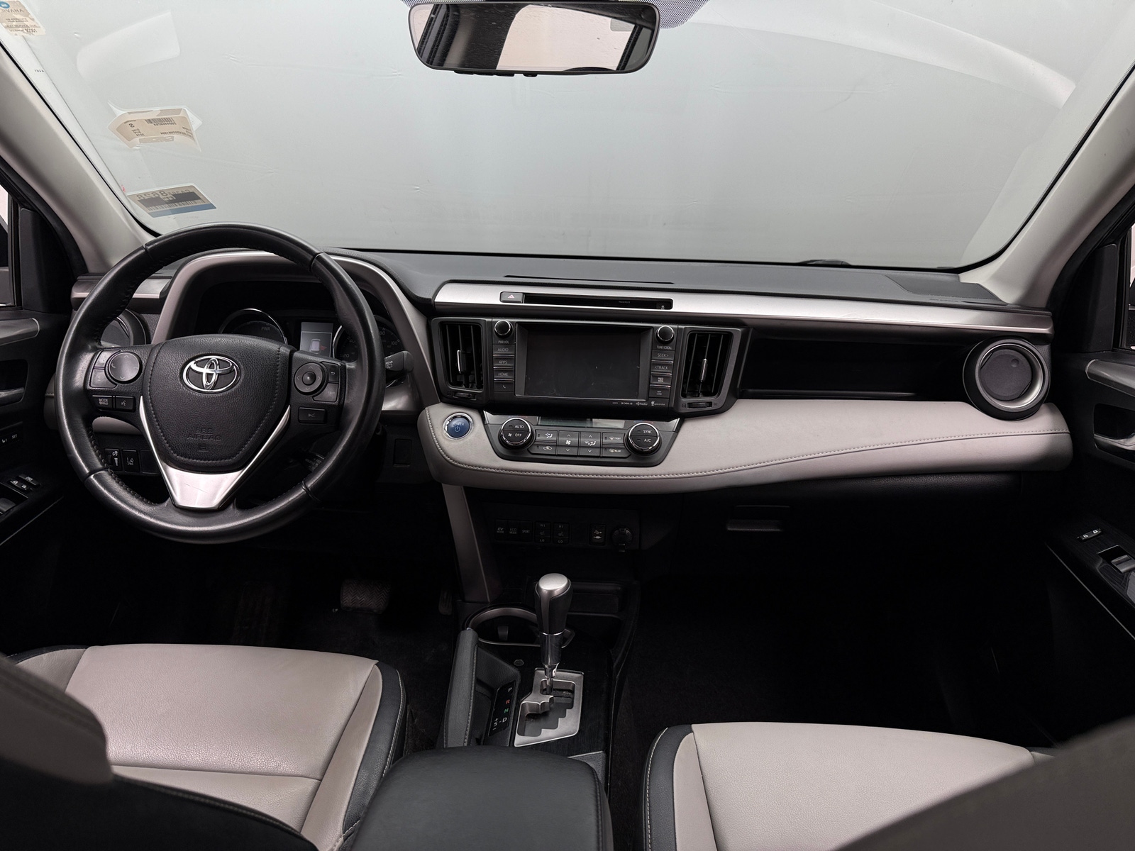 Thumbnail: 2016 Toyota RAV4 - 2