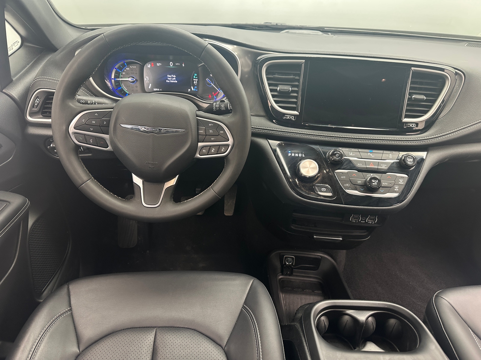 Thumbnail: 2025 Chrysler Pacifica - 4