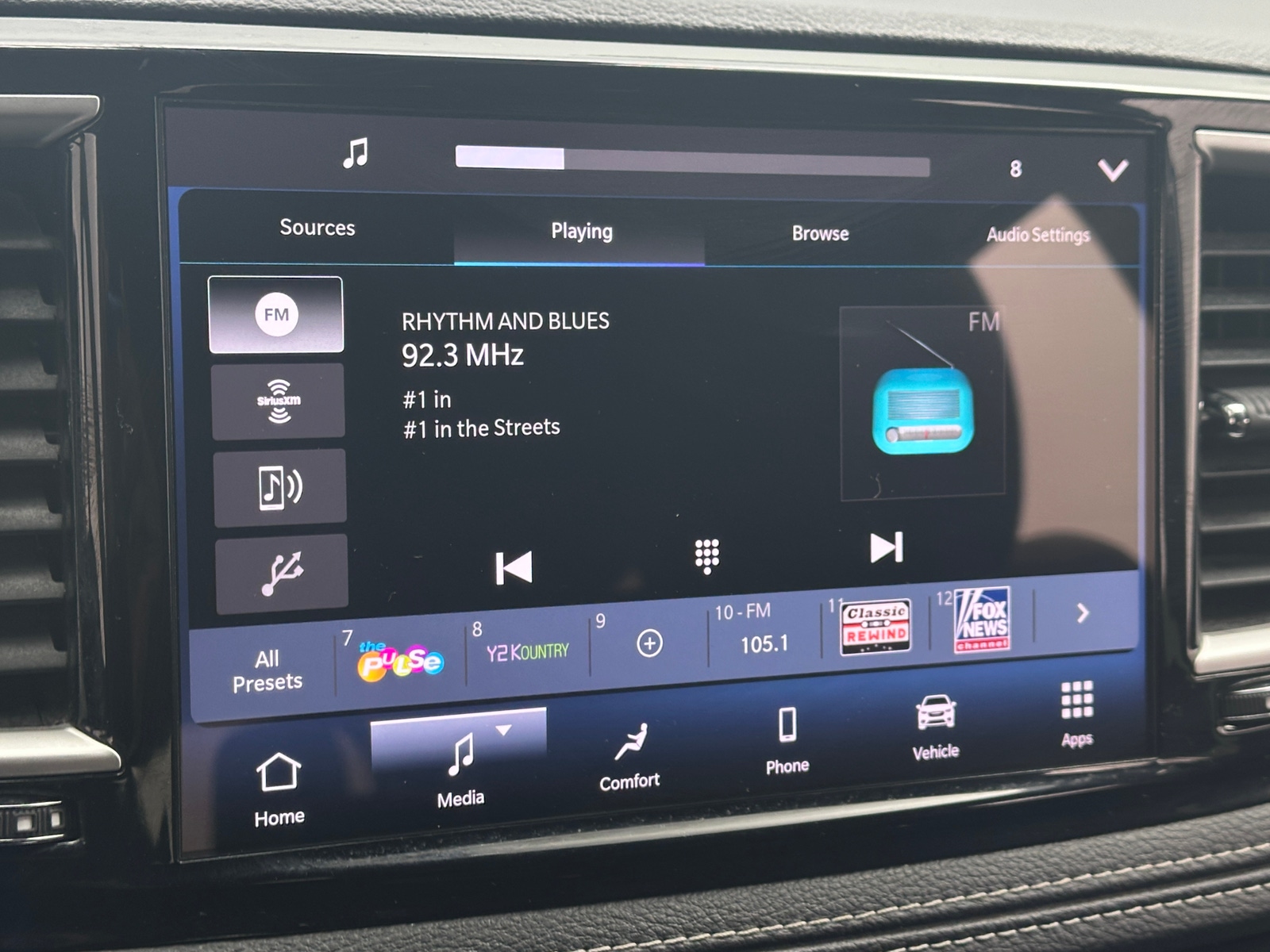 Thumbnail: 2025 Chrysler Pacifica - 3