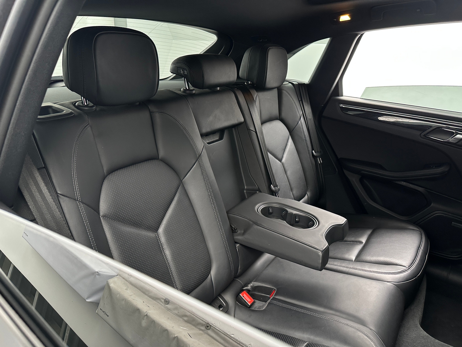 Thumbnail: 2016 Porsche Macan - 5