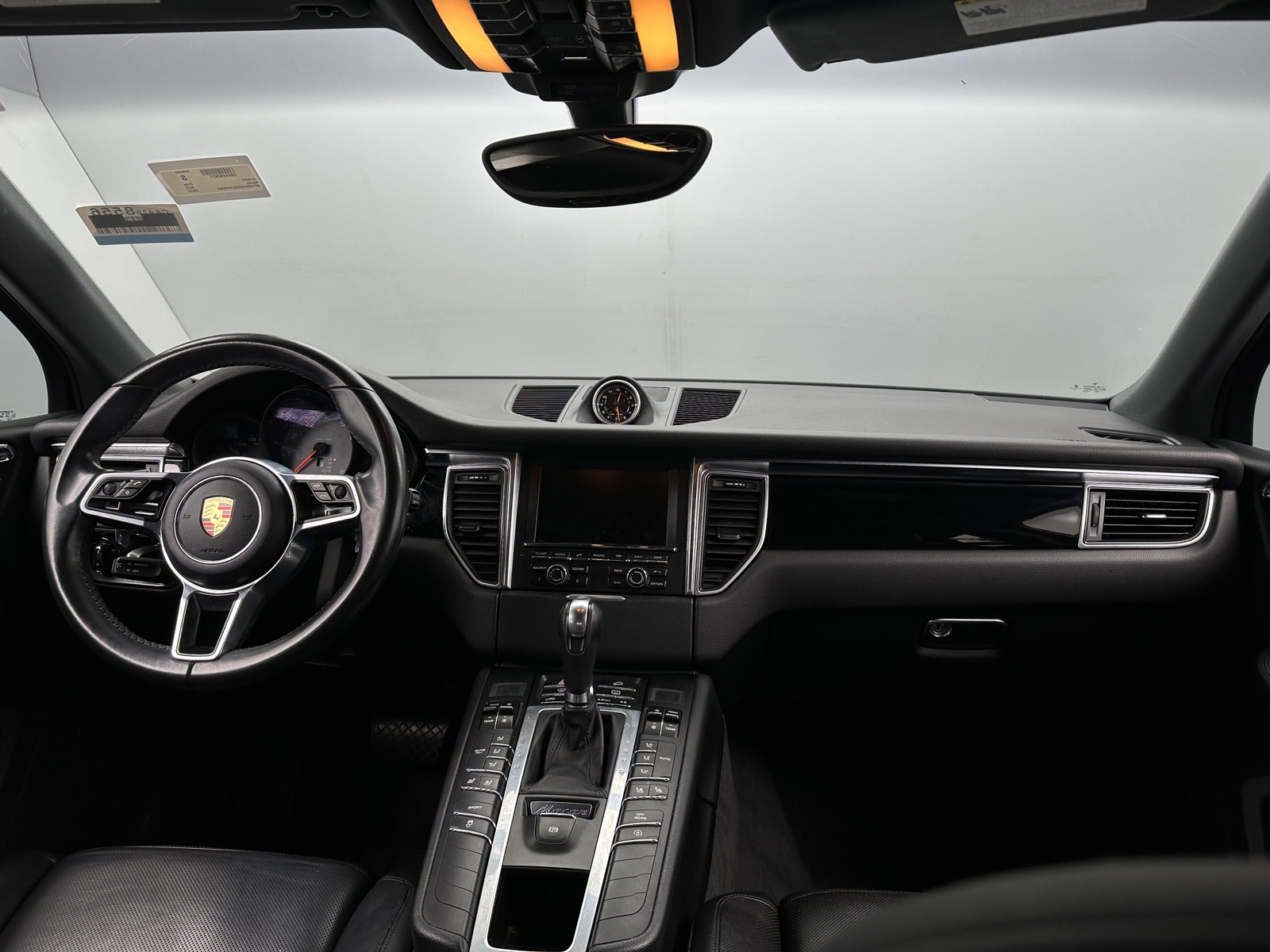 Thumbnail: 2016 Porsche Macan - 2