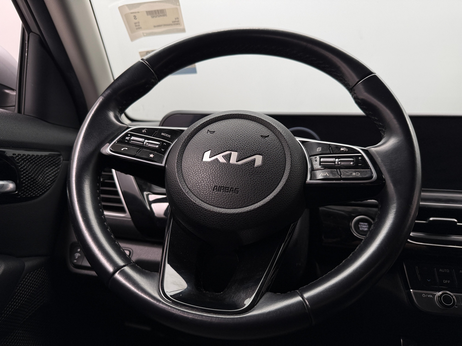 Thumbnail: 2024 Kia Seltos - 4