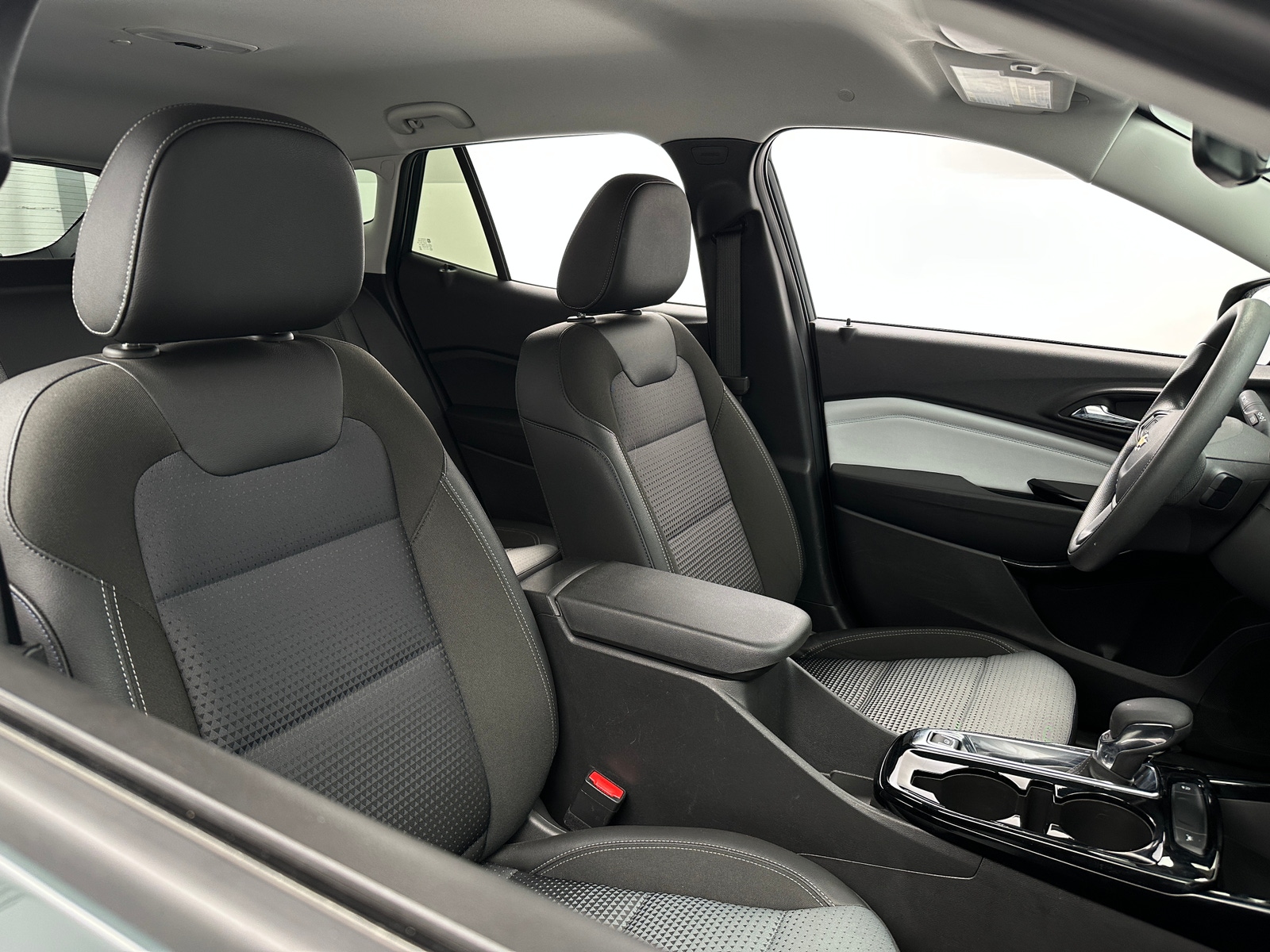 Thumbnail: 2025 Chevrolet Trax - 2