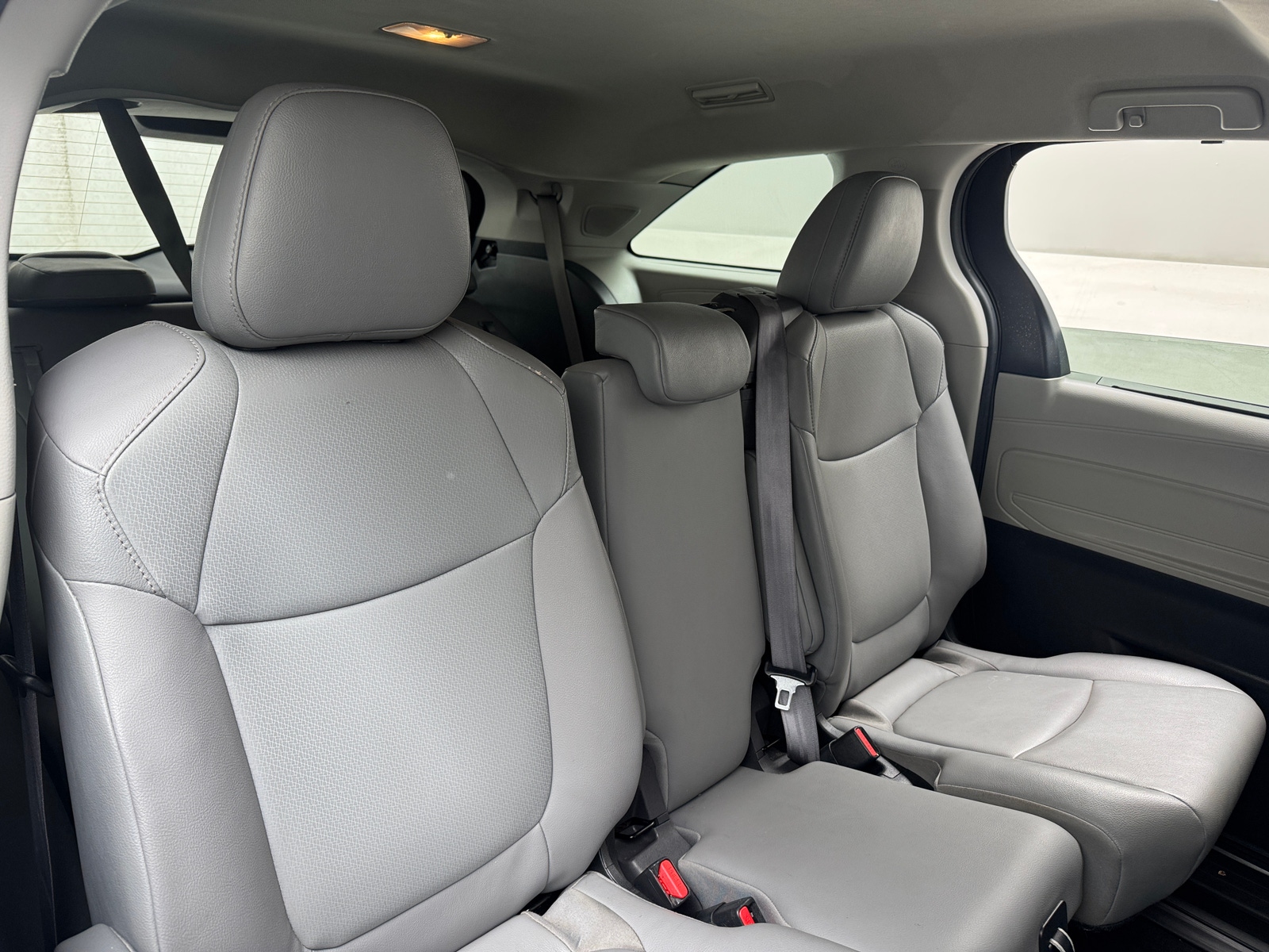 Thumbnail: 2022 Toyota Sienna - 5