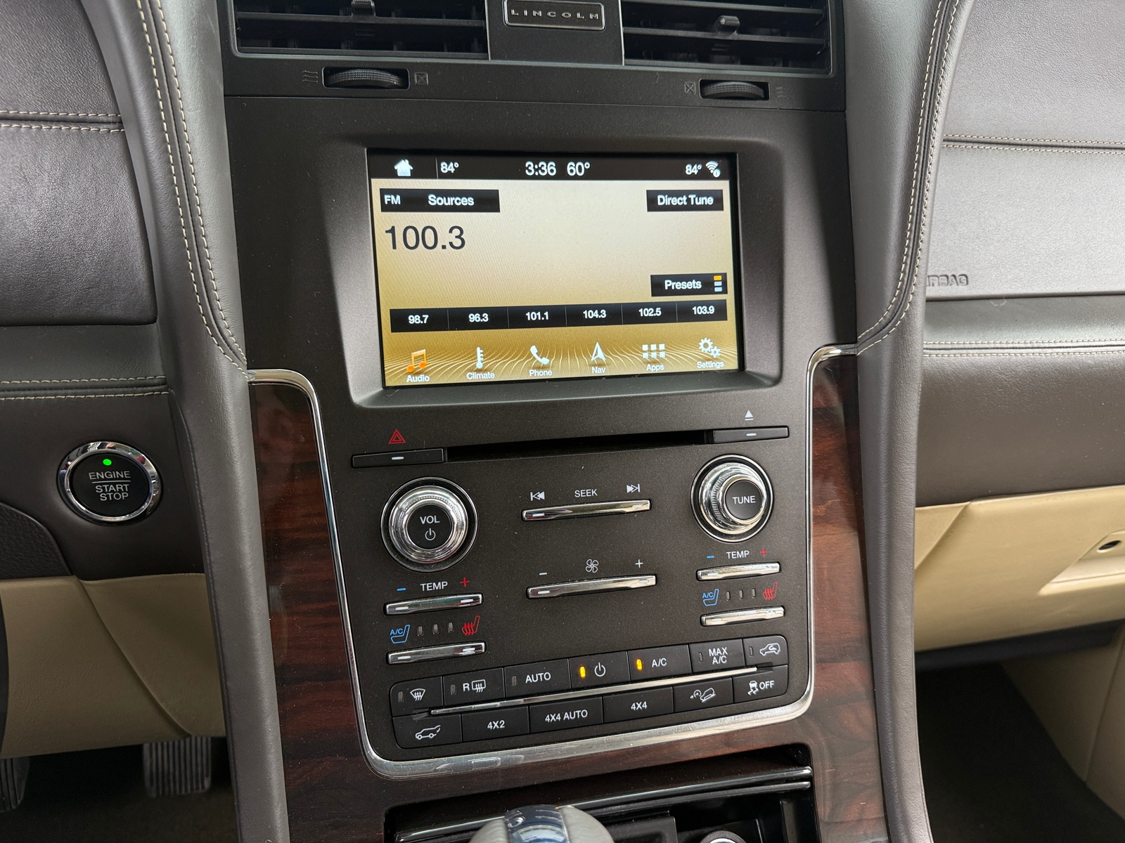 Thumbnail: 2016 Lincoln Navigator L - 3