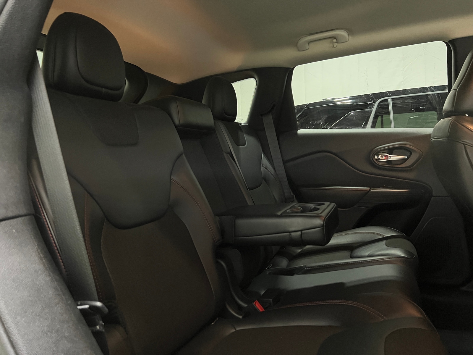 Thumbnail: 2017 Jeep Cherokee - 6