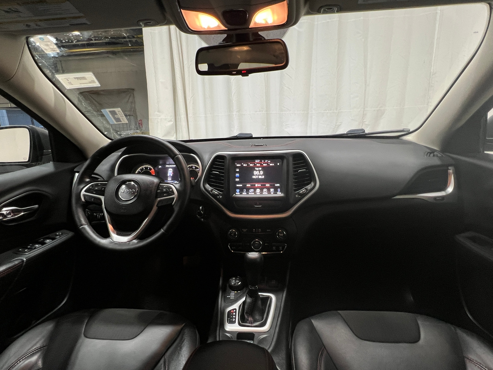 Thumbnail: 2017 Jeep Cherokee - 3