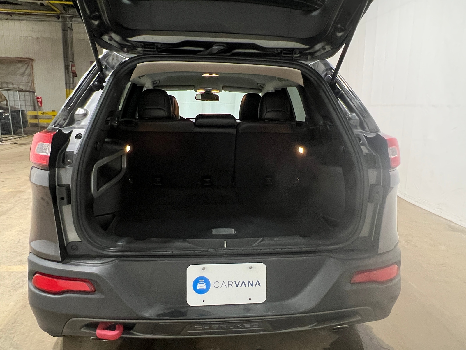 Thumbnail: 2017 Jeep Cherokee - 7