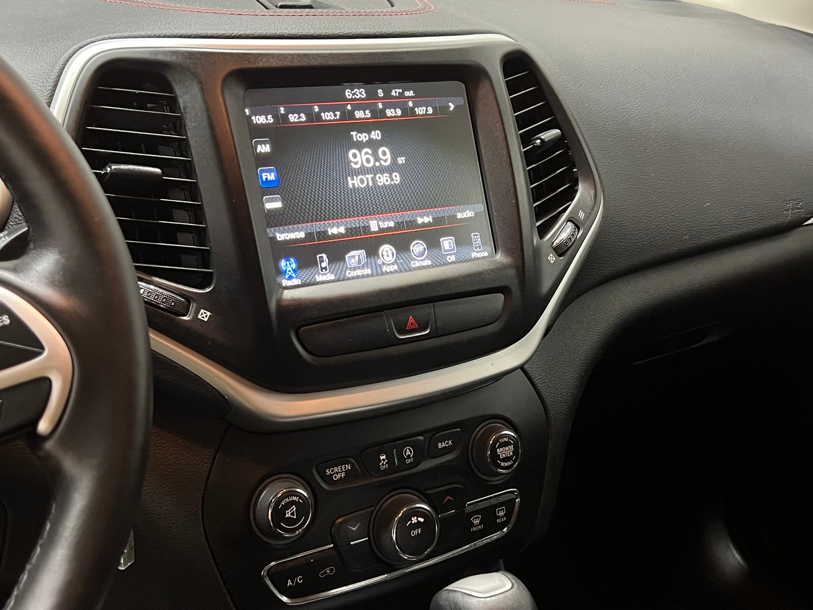 Thumbnail: 2017 Jeep Cherokee - 4