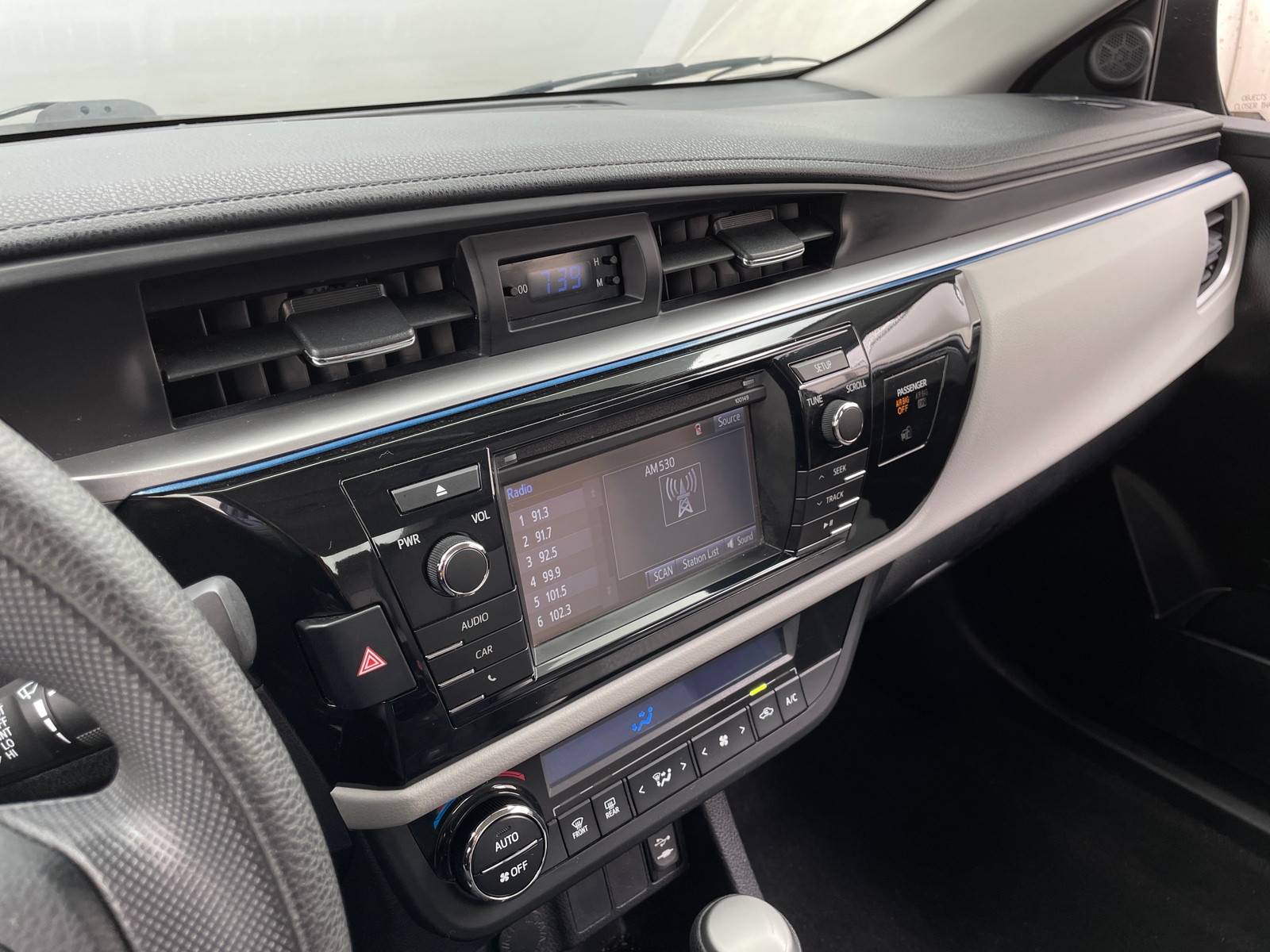 Thumbnail: 2015 Toyota Corolla - 4