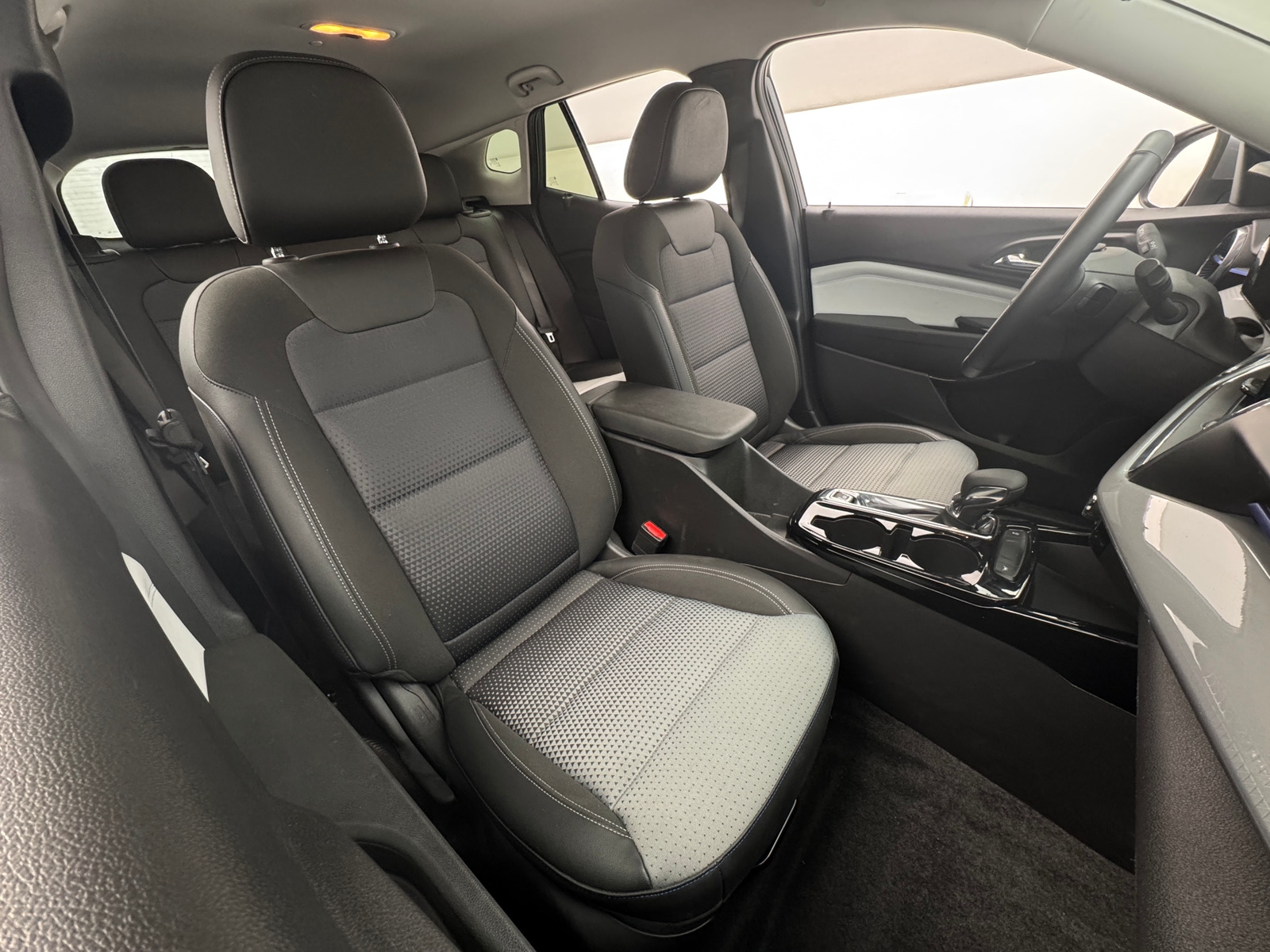 Thumbnail: 2025 Chevrolet Trax - 2