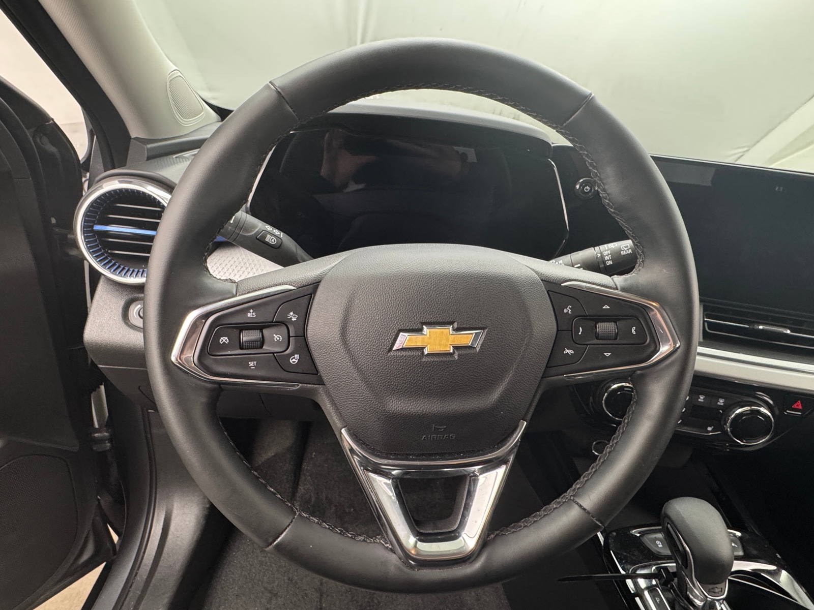 Thumbnail: 2025 Chevrolet Trax - 5