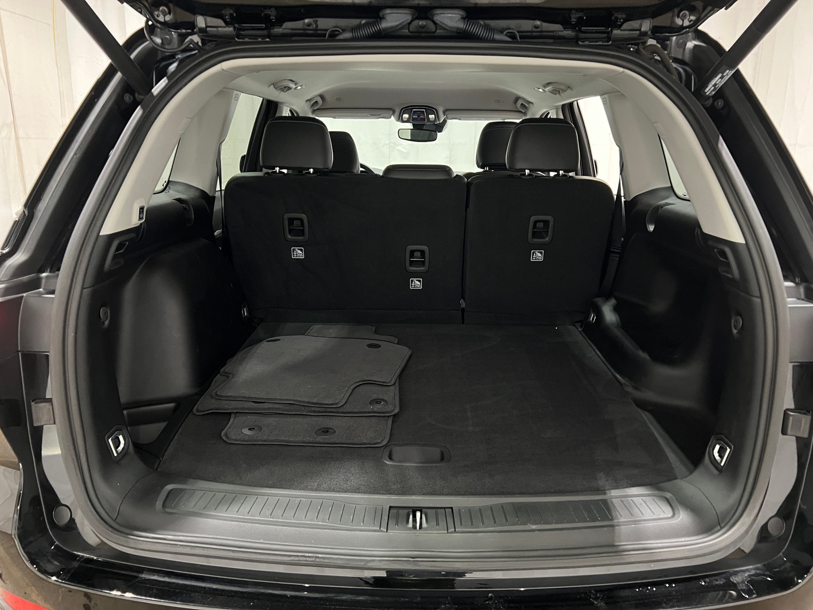 Thumbnail: 2023 Jeep Grand Cherokee - 6