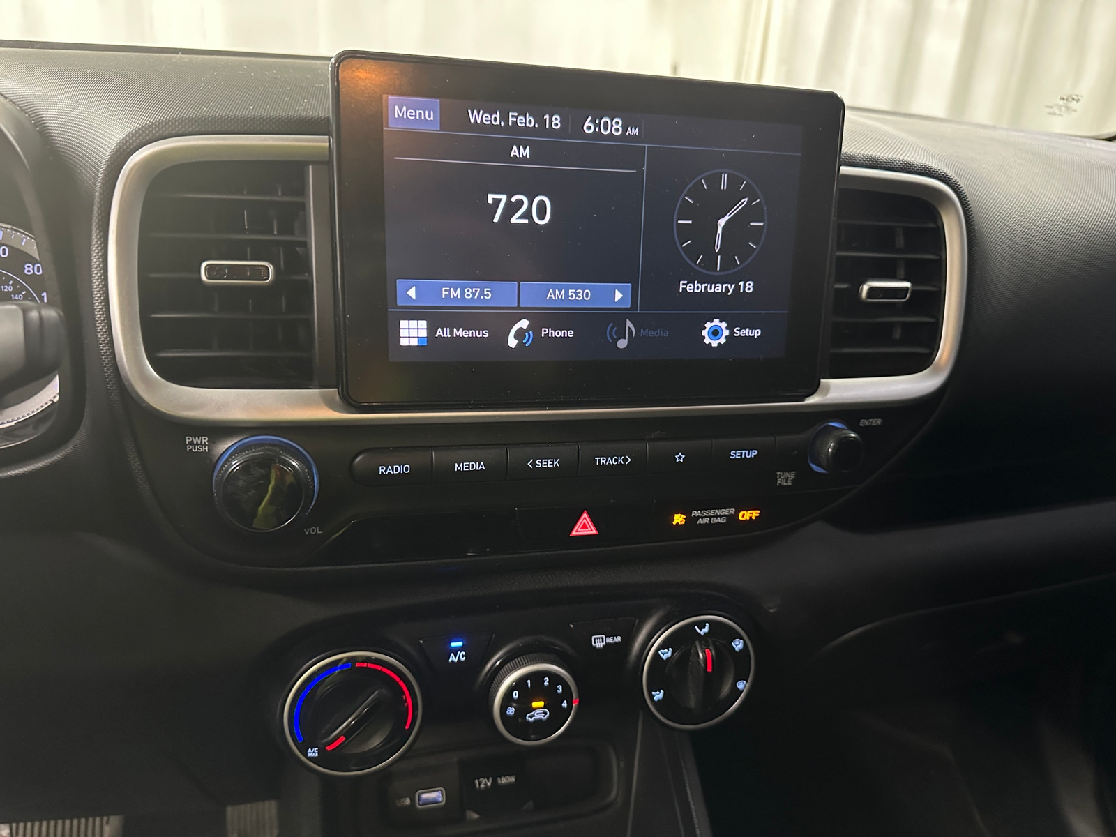 Thumbnail: 2022 Hyundai Venue - 4