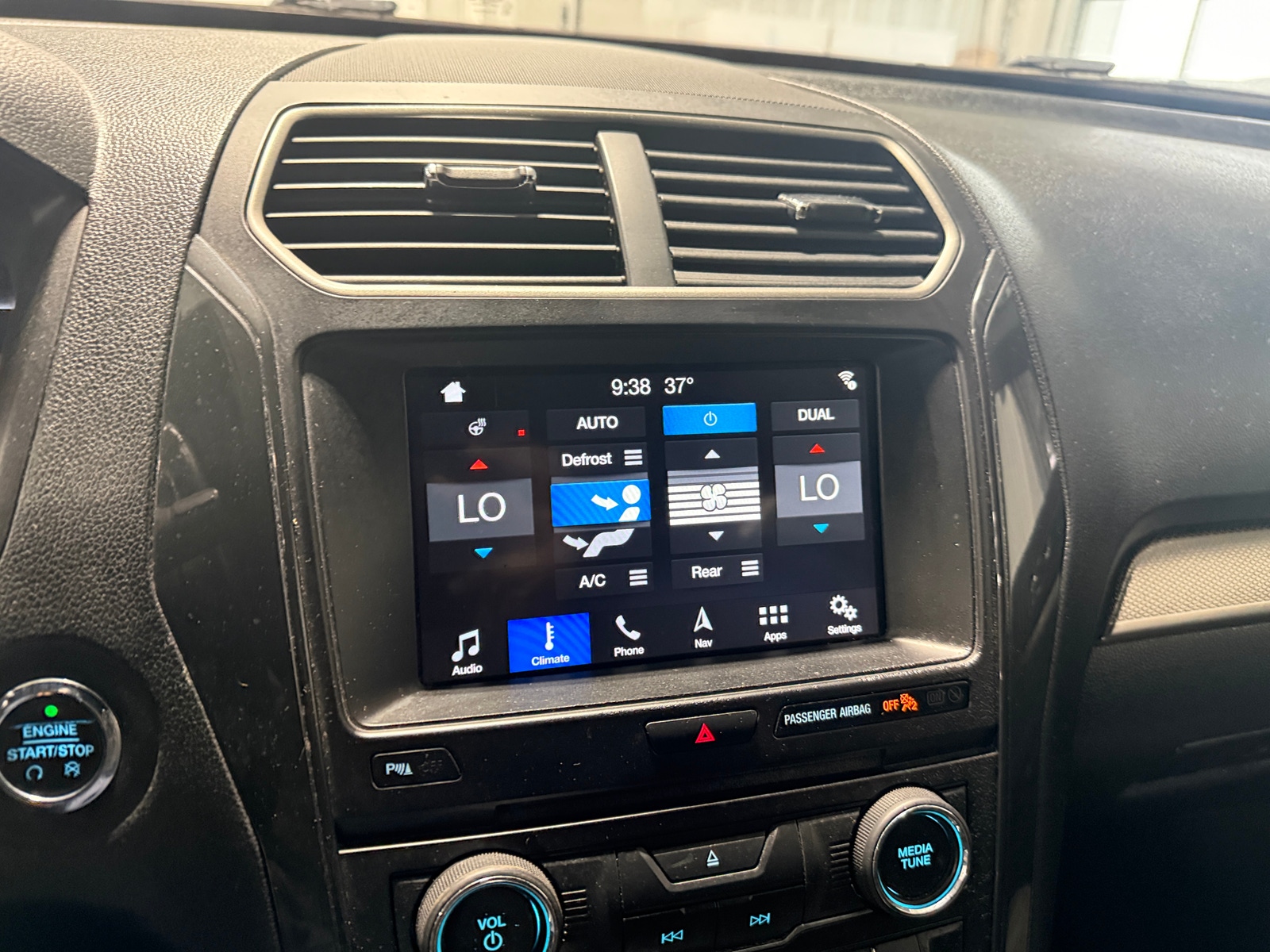 Thumbnail: 2018 Ford Explorer - 4