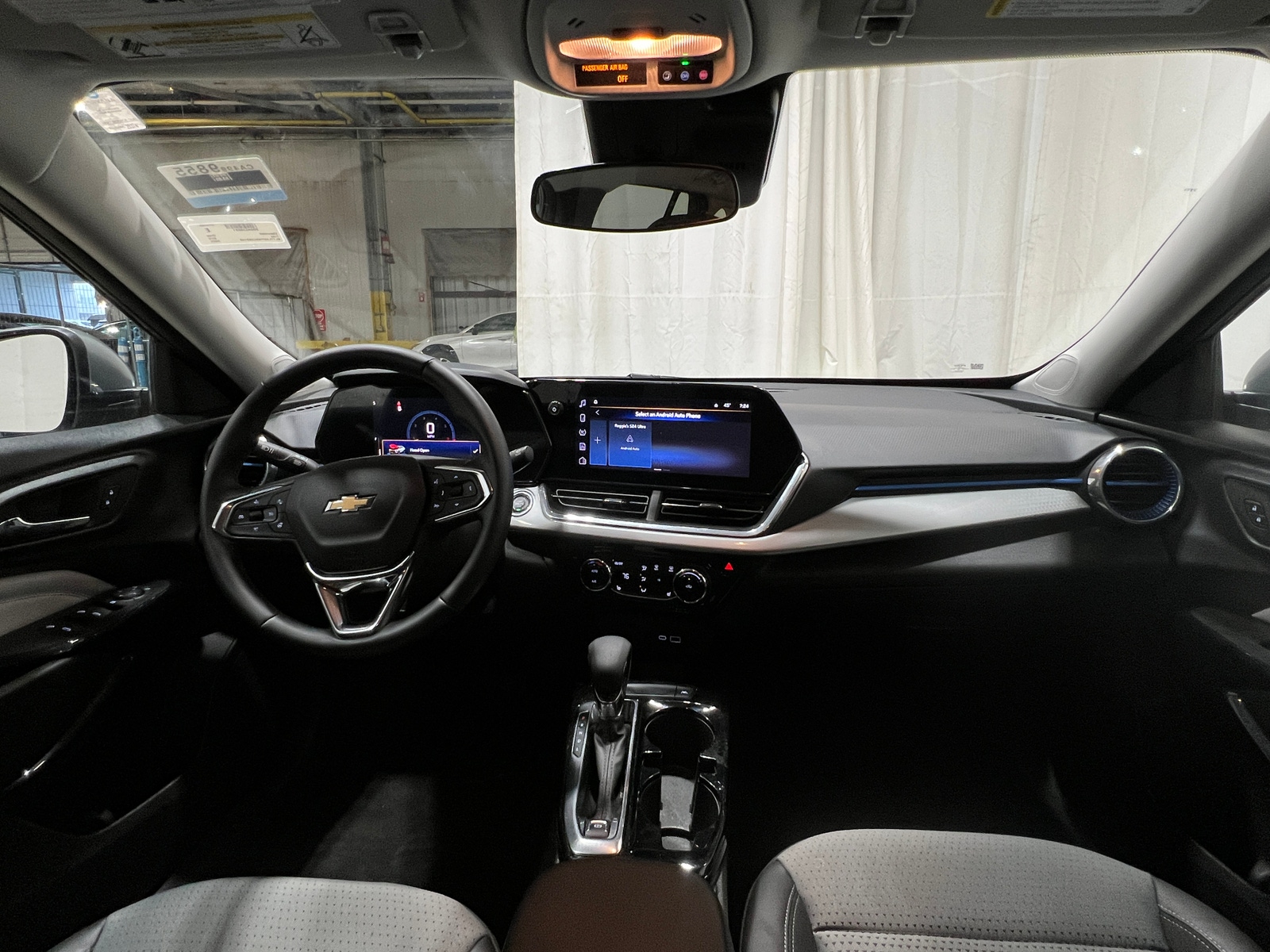 Thumbnail: 2025 Chevrolet Trax - 3