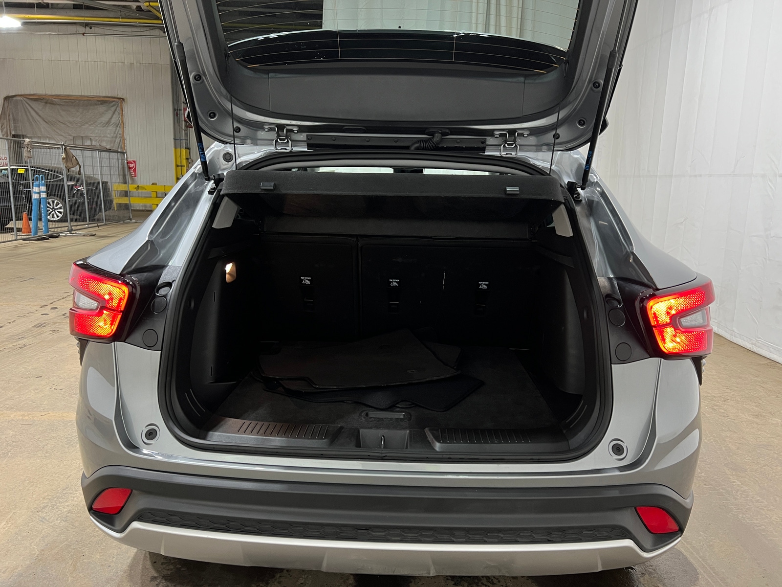 Thumbnail: 2025 Chevrolet Trax - 7