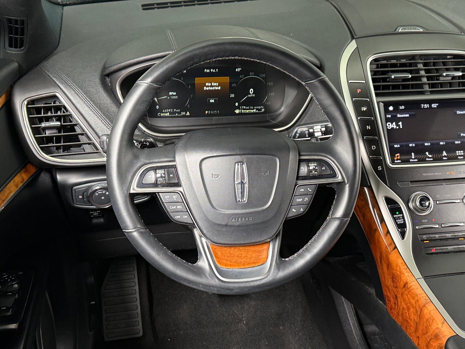 Thumbnail: 2019 Lincoln Nautilus - 4