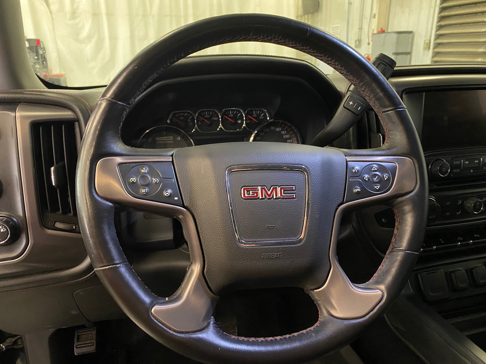 Thumbnail: 2015 GMC Sierra 1500 - 4