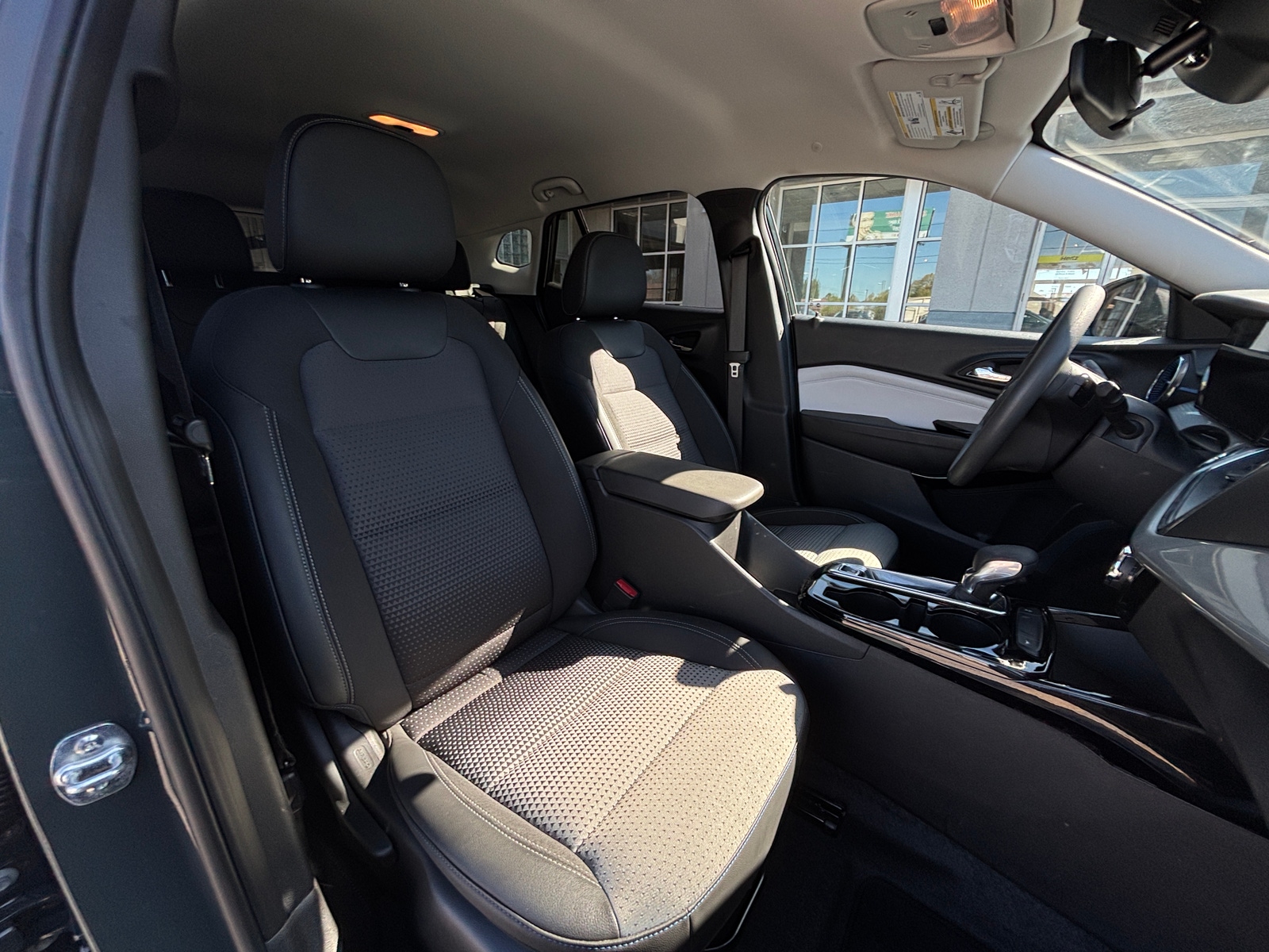 Thumbnail: 2025 Chevrolet Trax - 2