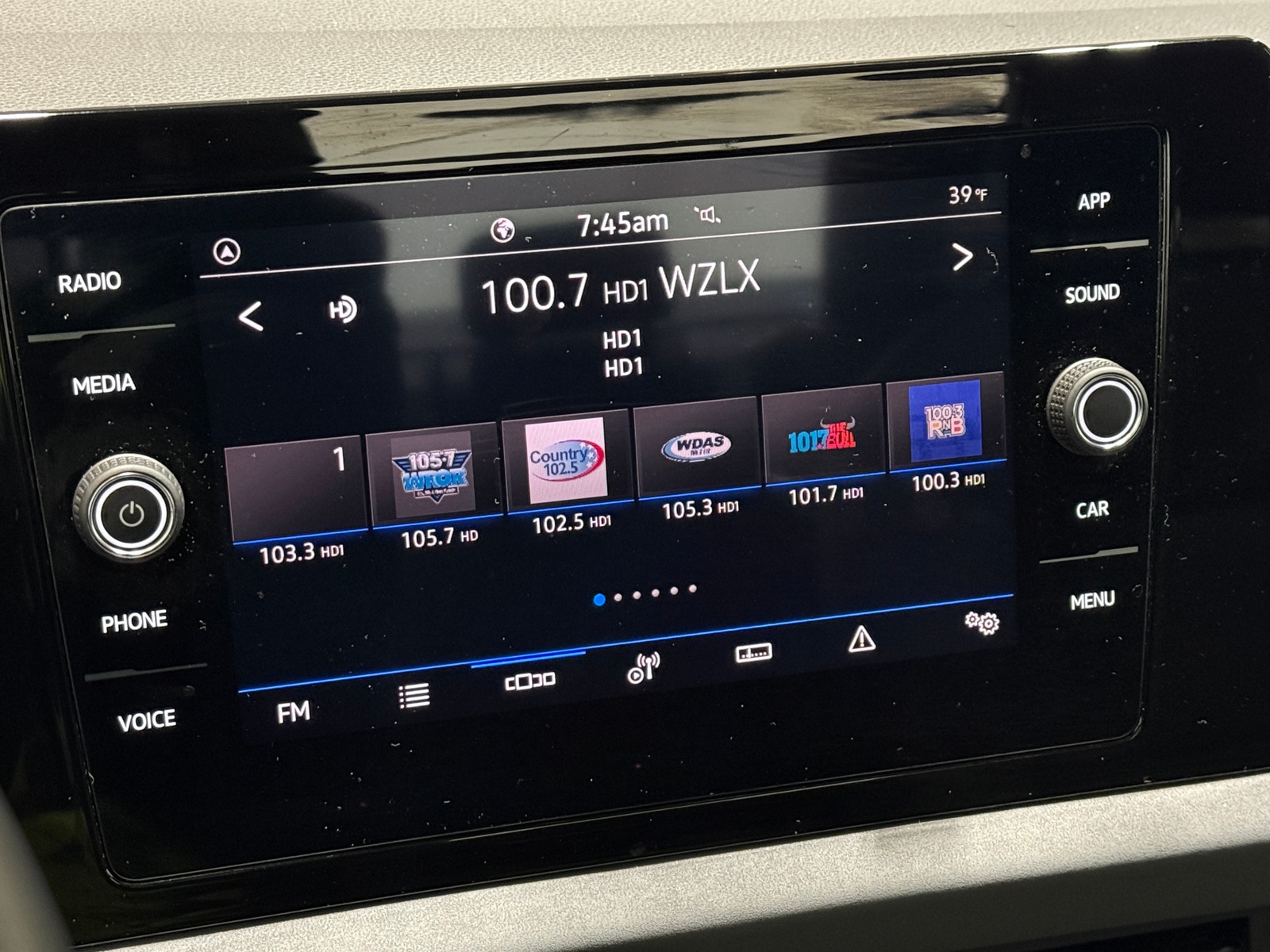 Thumbnail: 2025 Volkswagen Jetta - 3