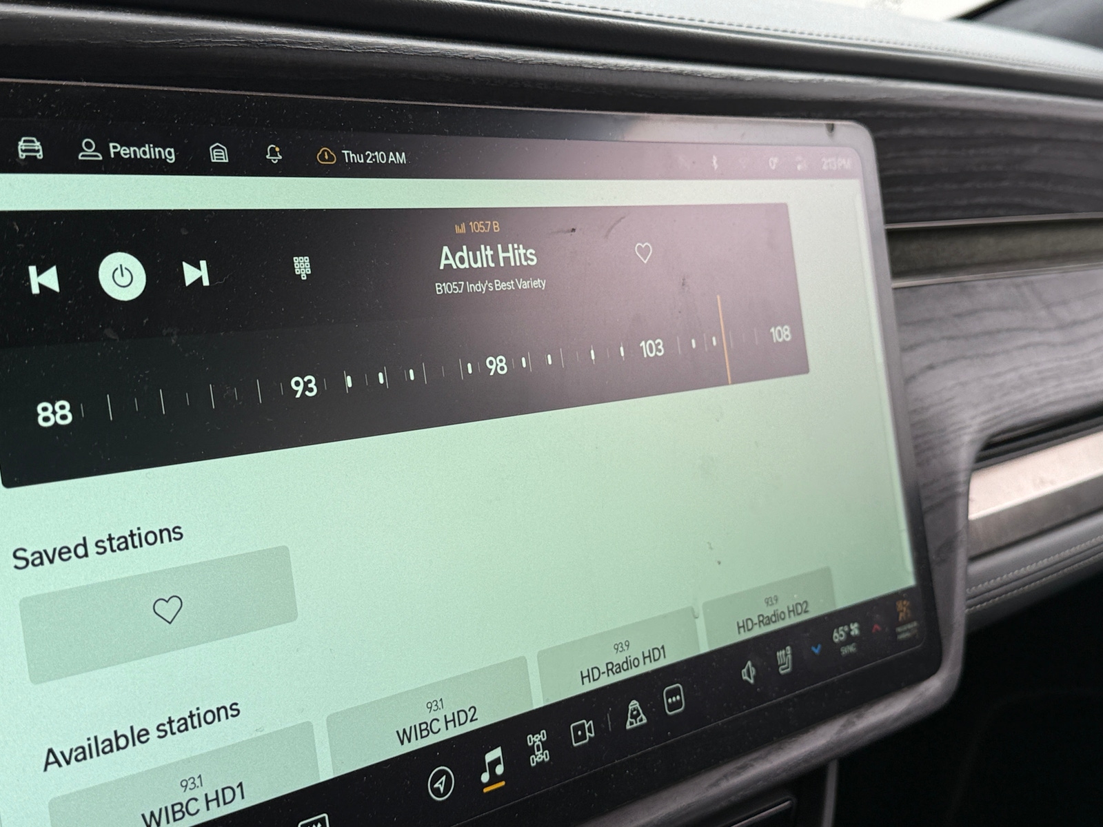 Thumbnail: 2022 Rivian R1T - 3