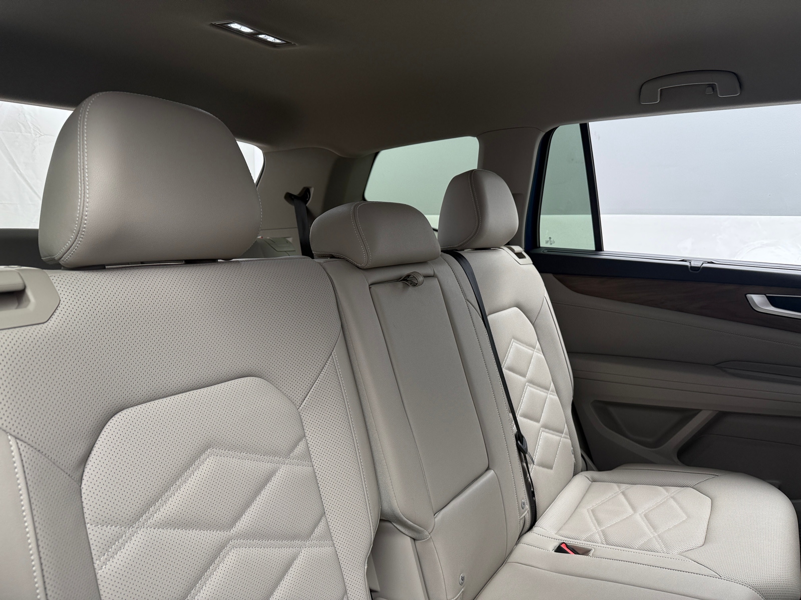 Thumbnail: 2025 Volkswagen Atlas - 6