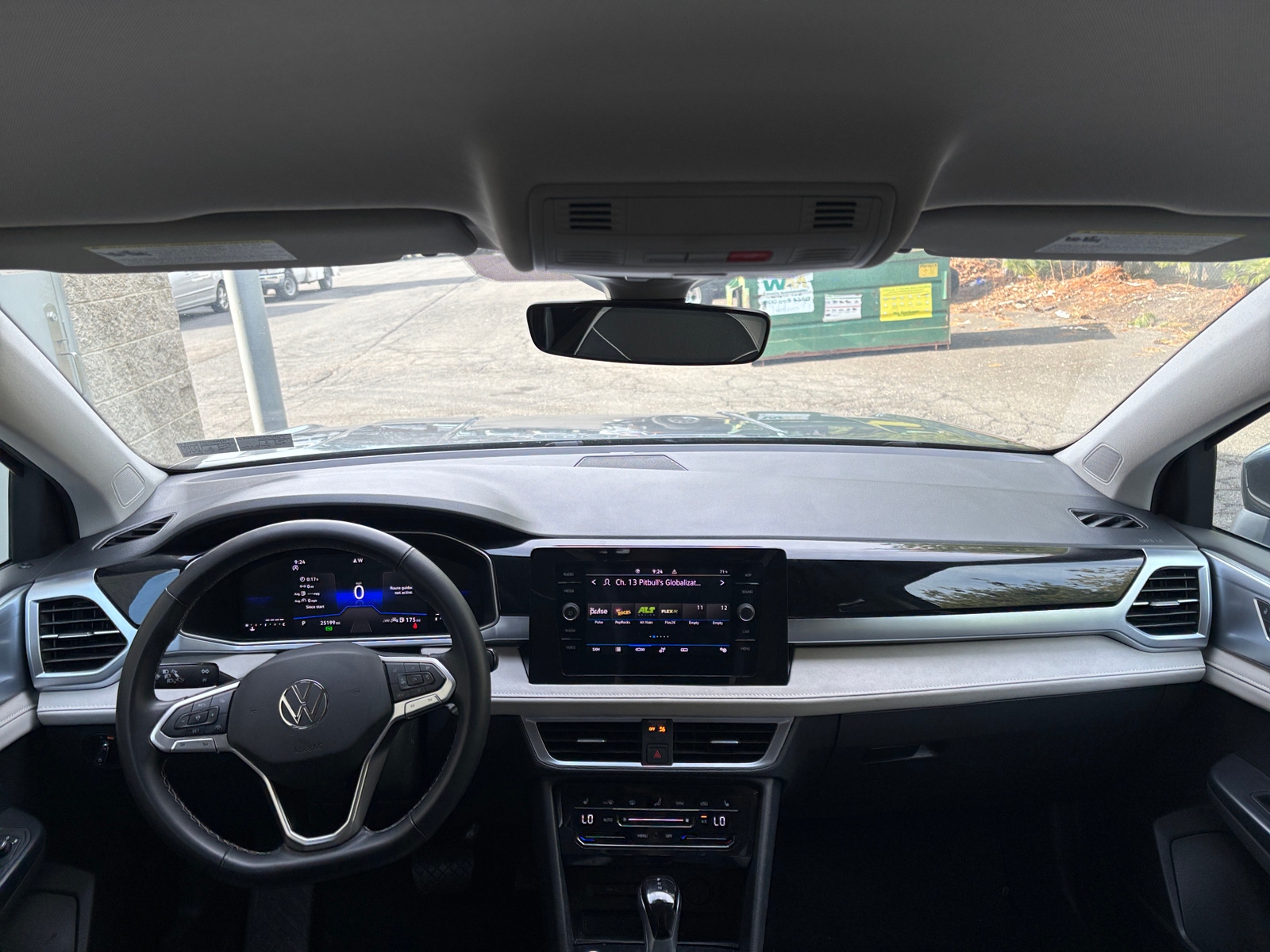 Thumbnail: 2025 Volkswagen Taos - 3